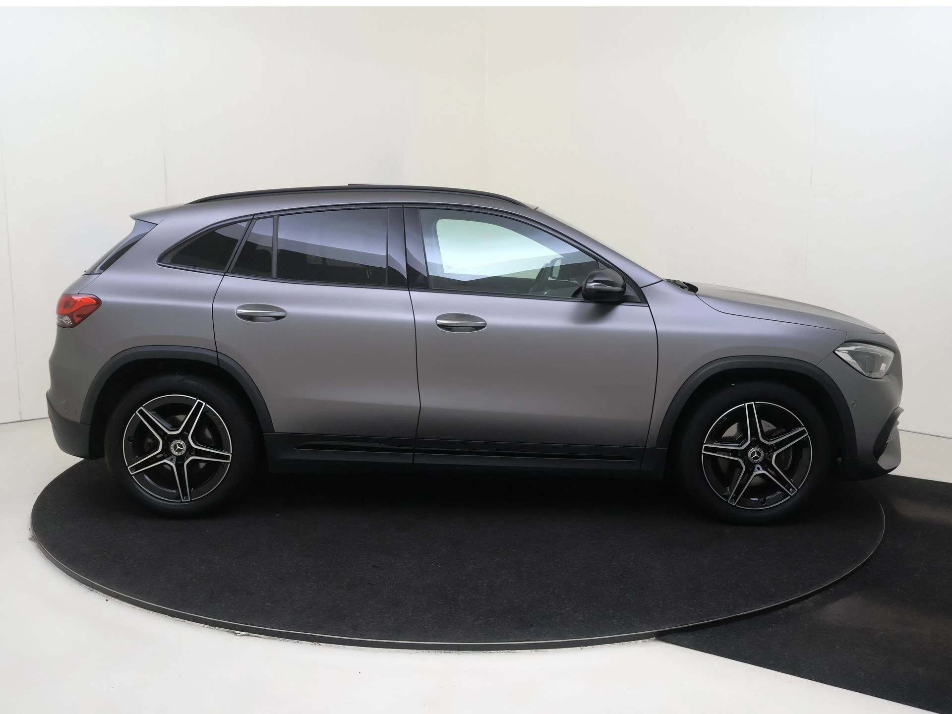 Mercedes-Benz GLA 200 Business Solution AMG