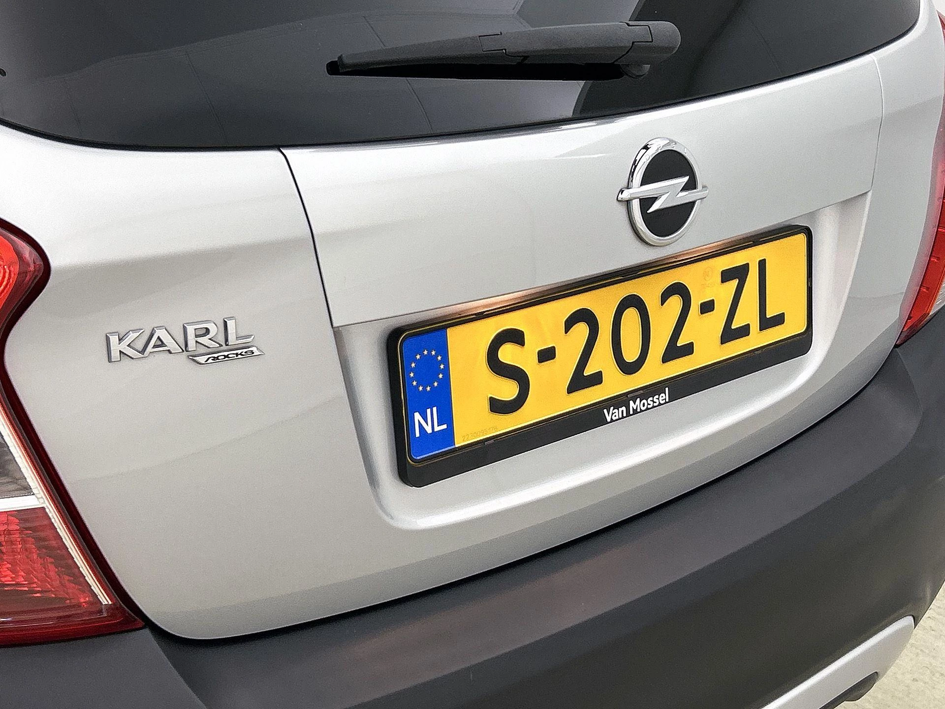 Opel KARL 1.0 Rocks Online Edition