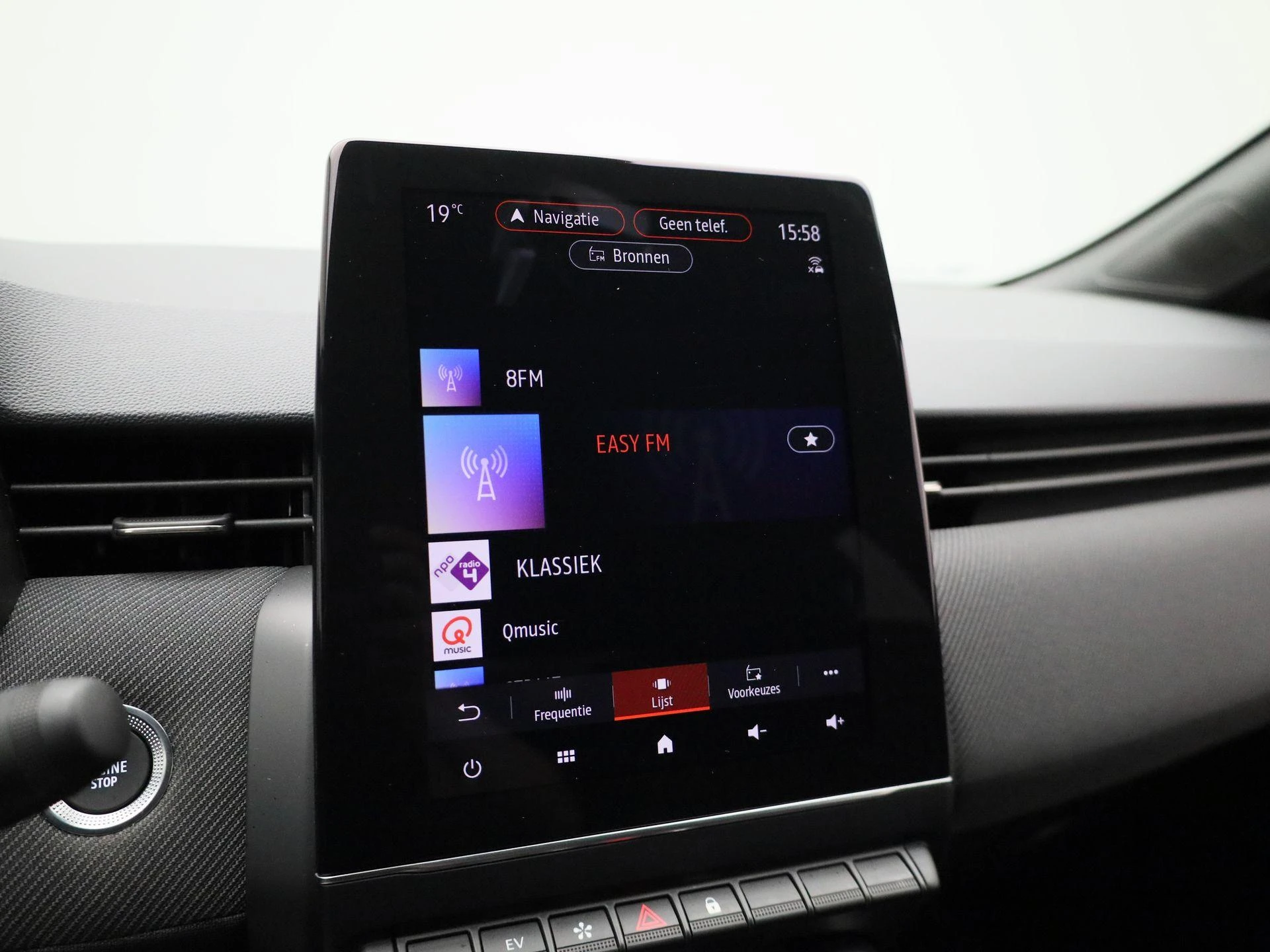 Renault-Clio-image-27