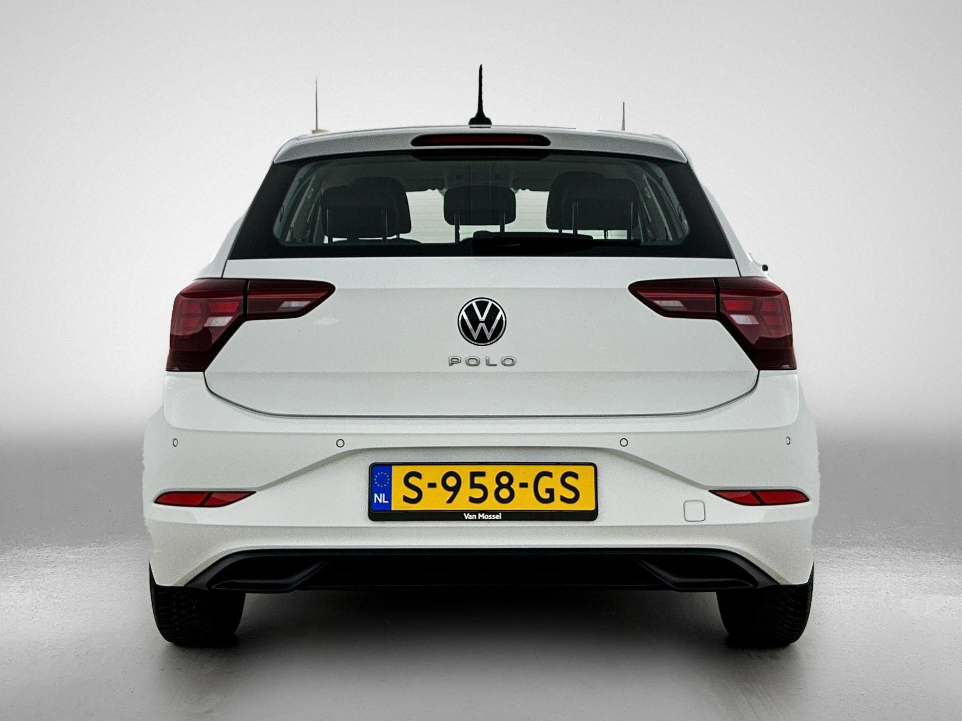 Volkswagen-Polo-image-2
