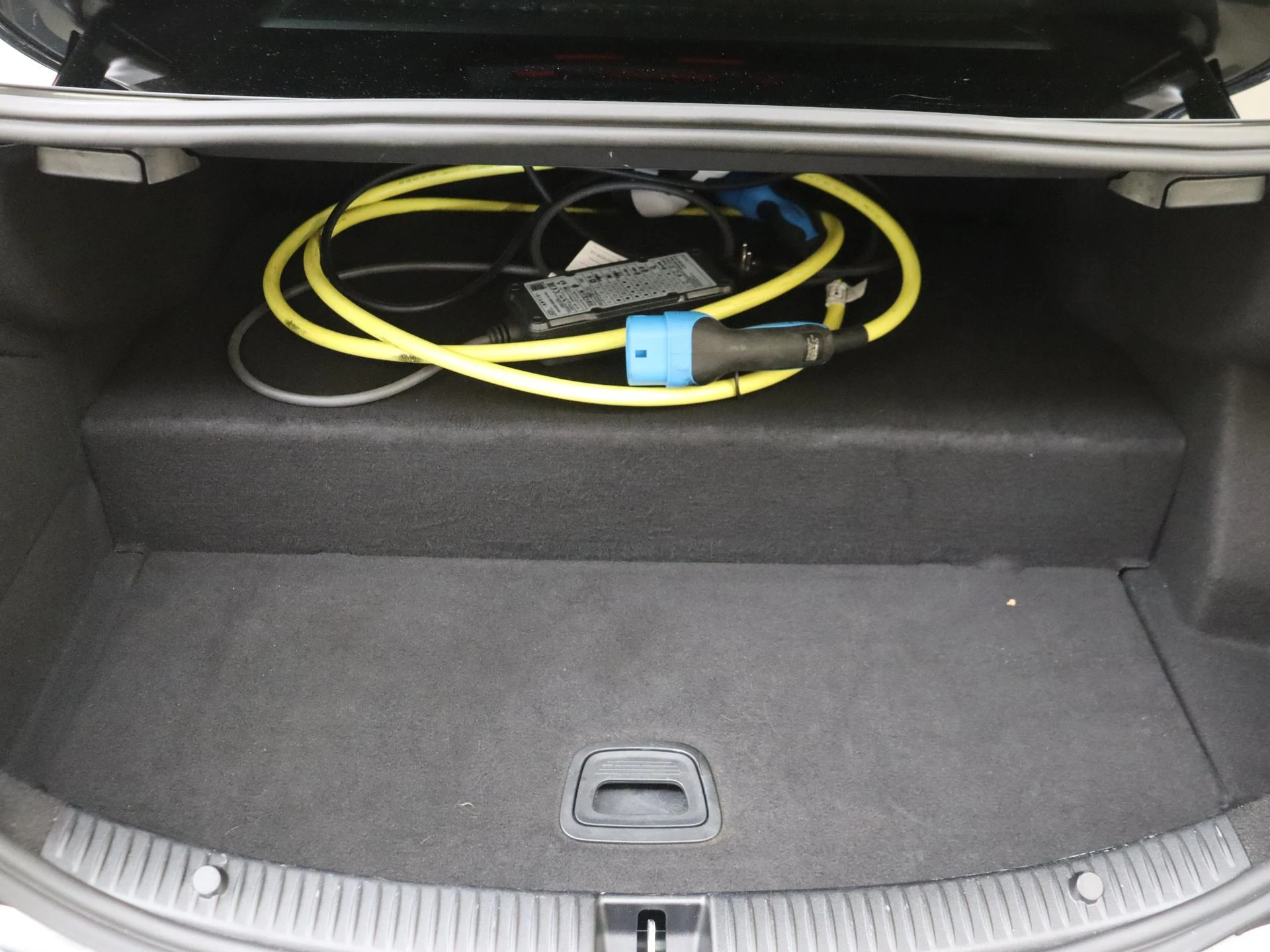 Mercedes-Benz-C-Klasse-image-30