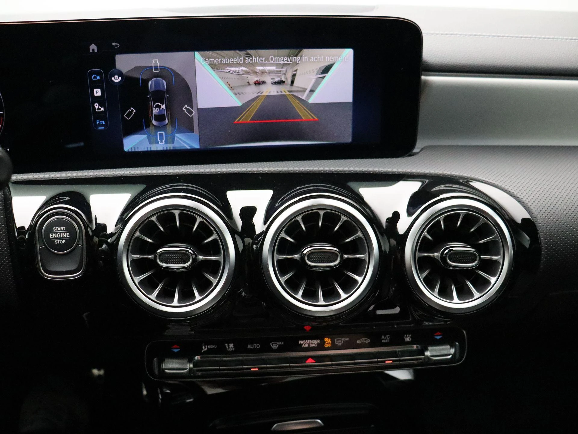 Mercedes-Benz-CLA-image-20