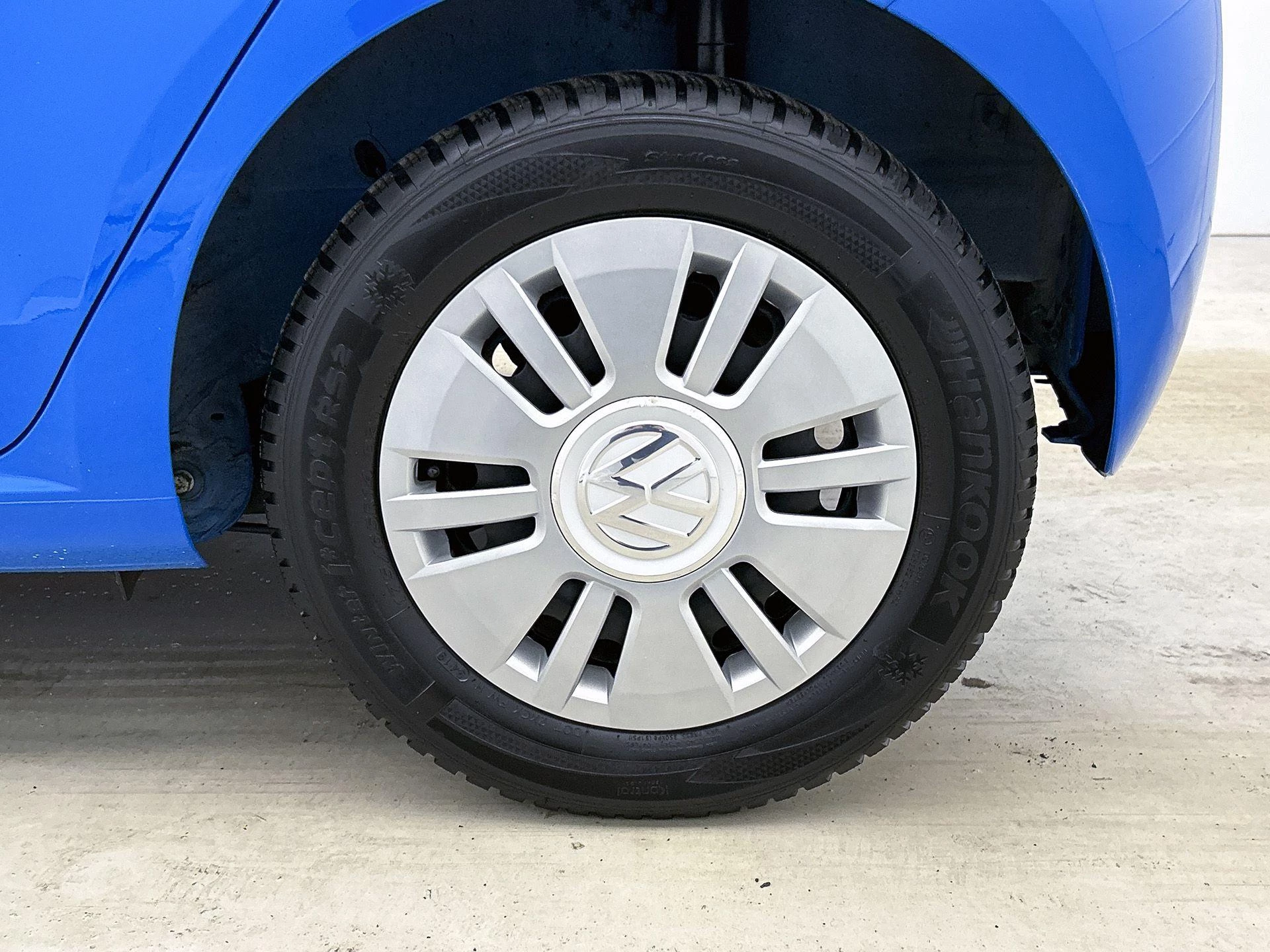 Volkswagen-up!-image-28