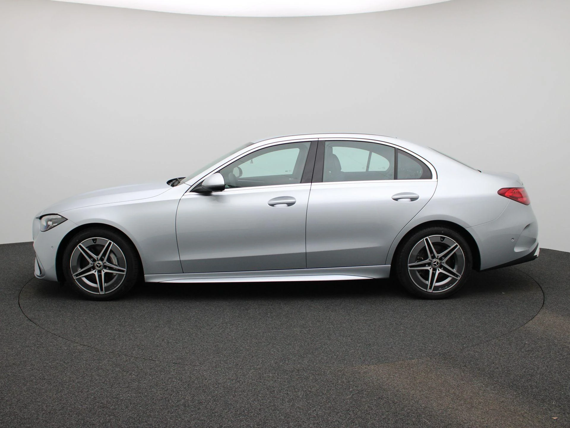 Mercedes-Benz-C-Klasse-image-3
