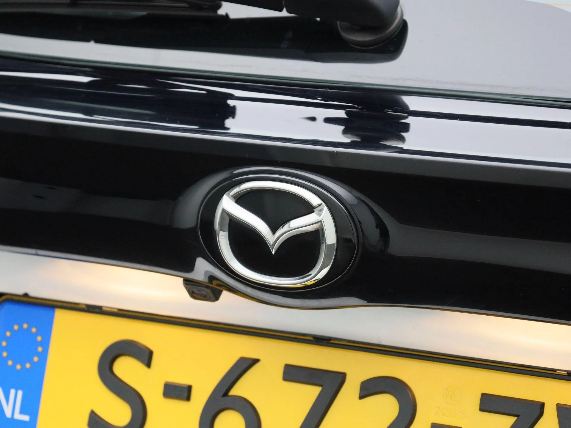 Mazda-2 Hybrid-image-35