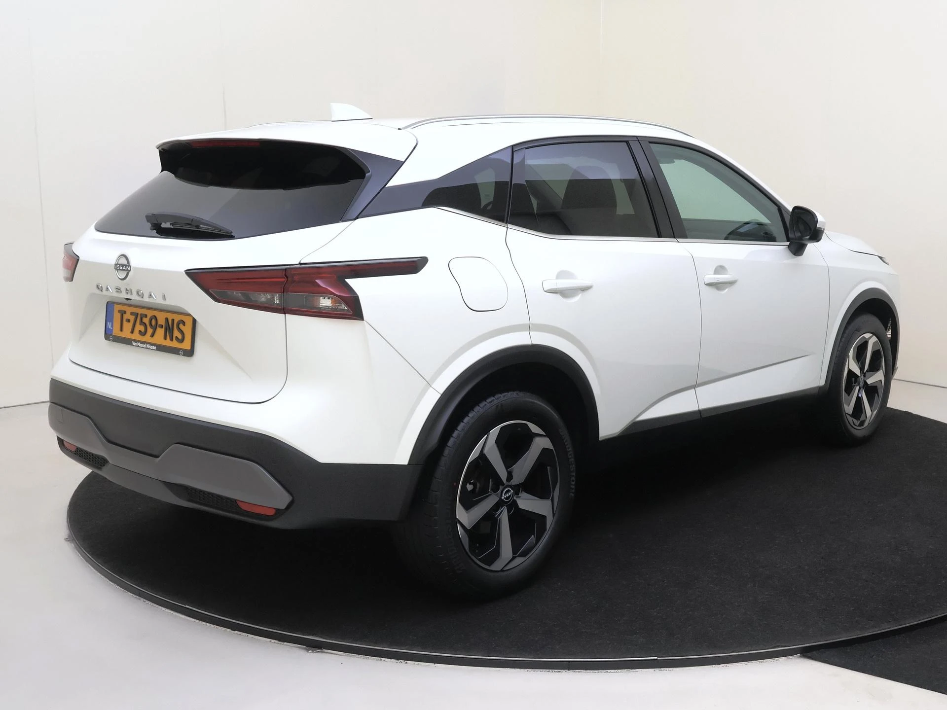 Nissan-QASHQAI-image-3