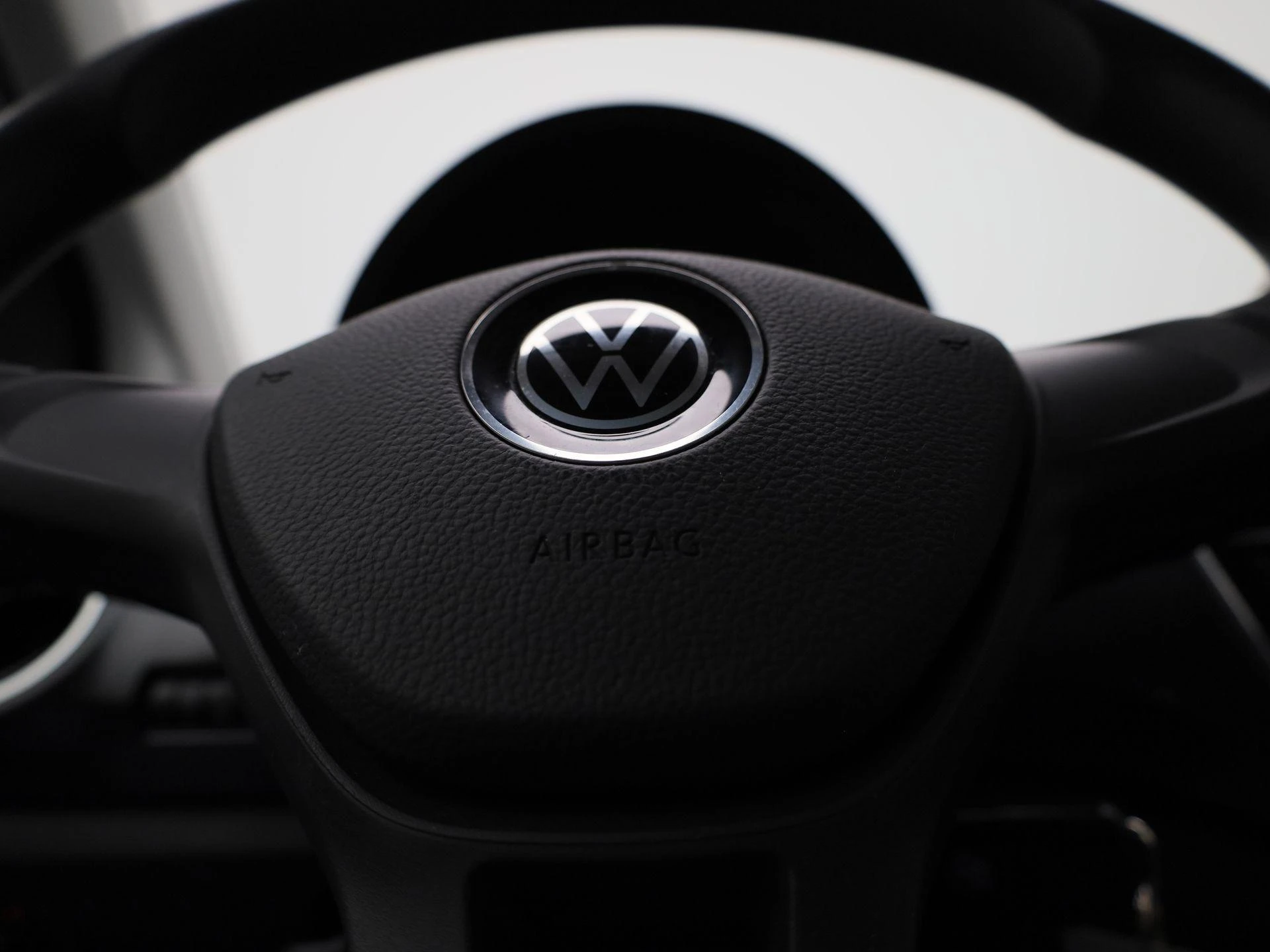Volkswagen-up!-image-22