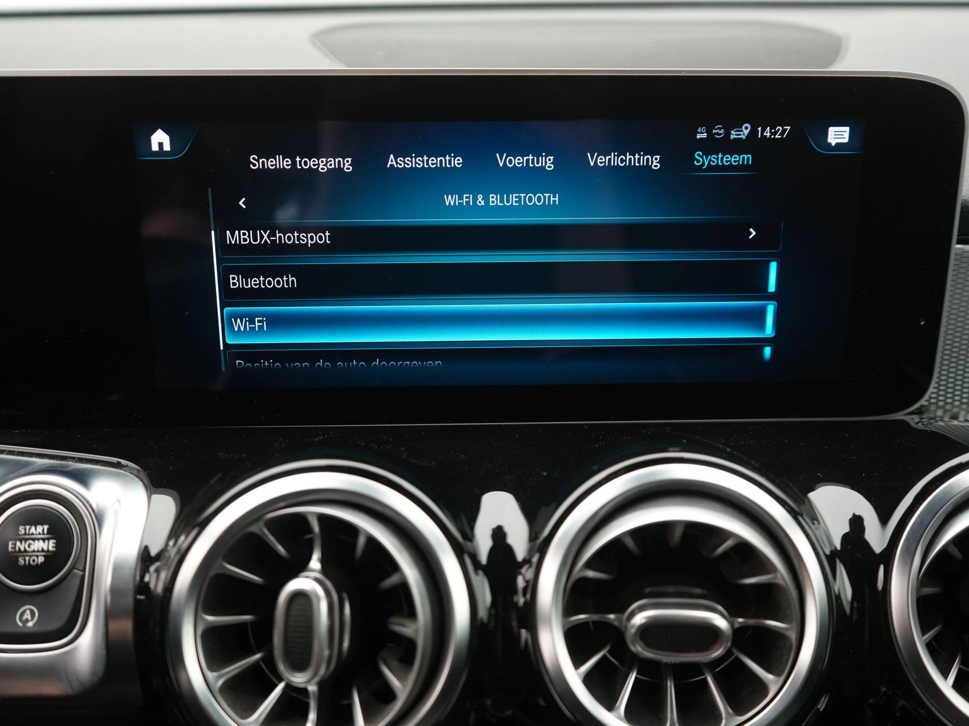 Mercedes-Benz-GLB-image-16