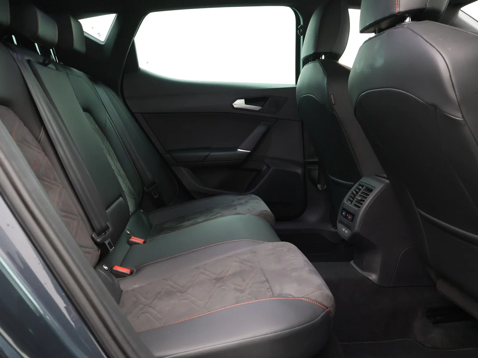 SEAT Leon e-Hybrid (PHEV) 1.4 e-Hybrid PHEV 204PK *AUTOMAAT*LEDER*ALCANTARA*ACC*PDC*VIRTUAL COCKPIT*APP-CONNECT*...*