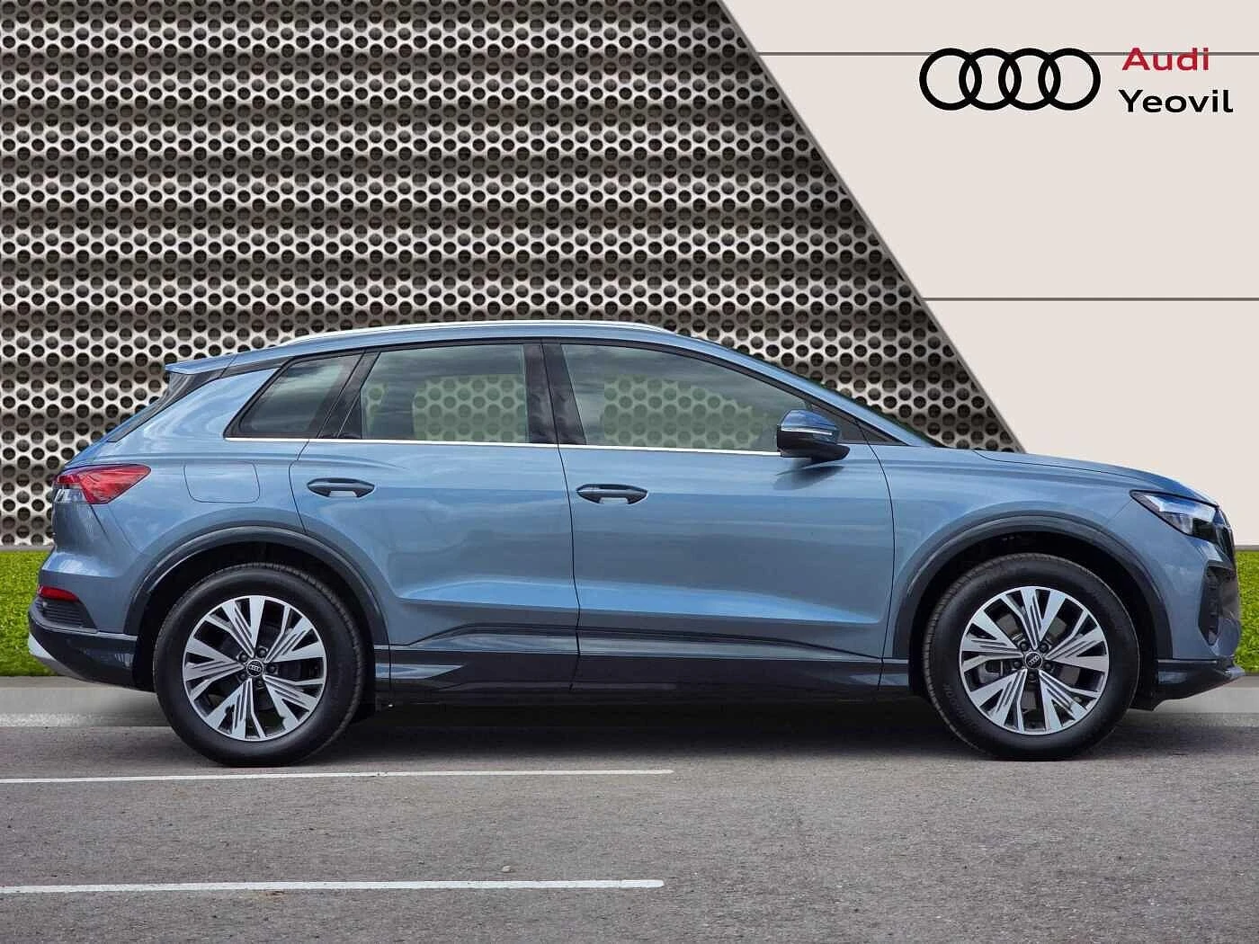 Audi-Q4 e-tron-image-3