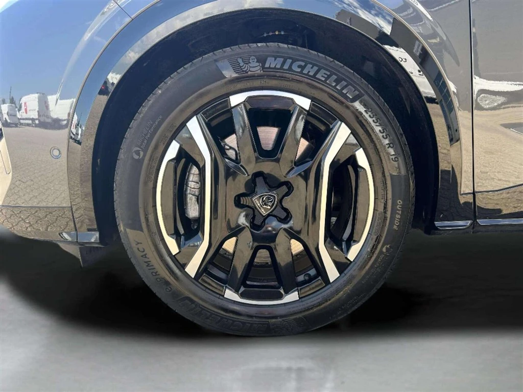 Peugeot-e-3008-image-8