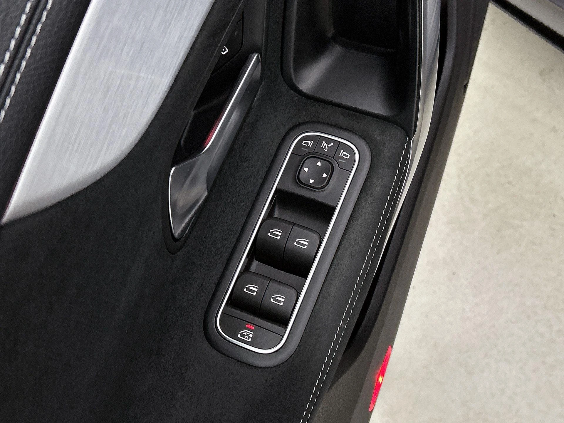Mercedes-Benz-CLA-image-30