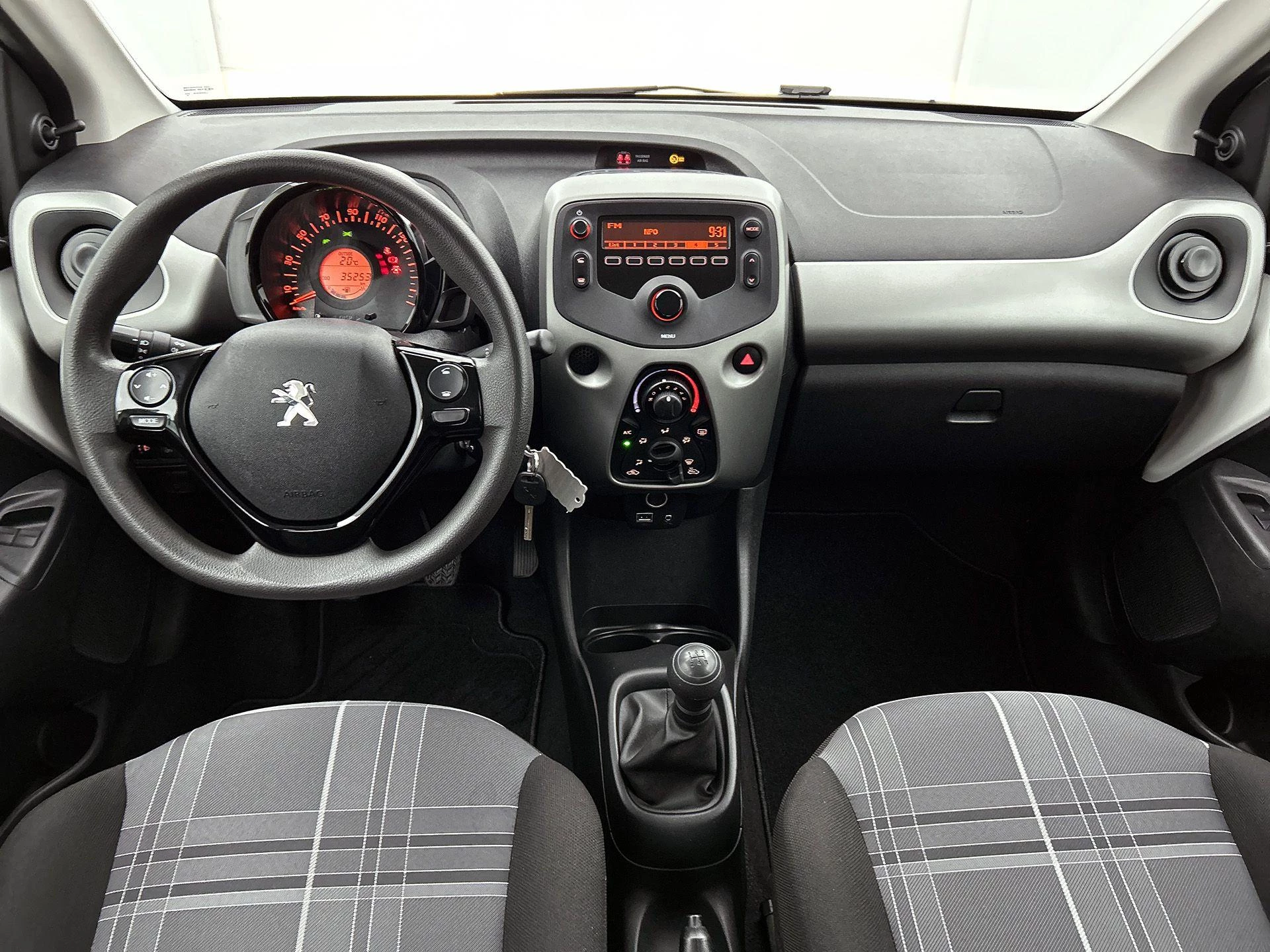 Peugeot-108-image-10