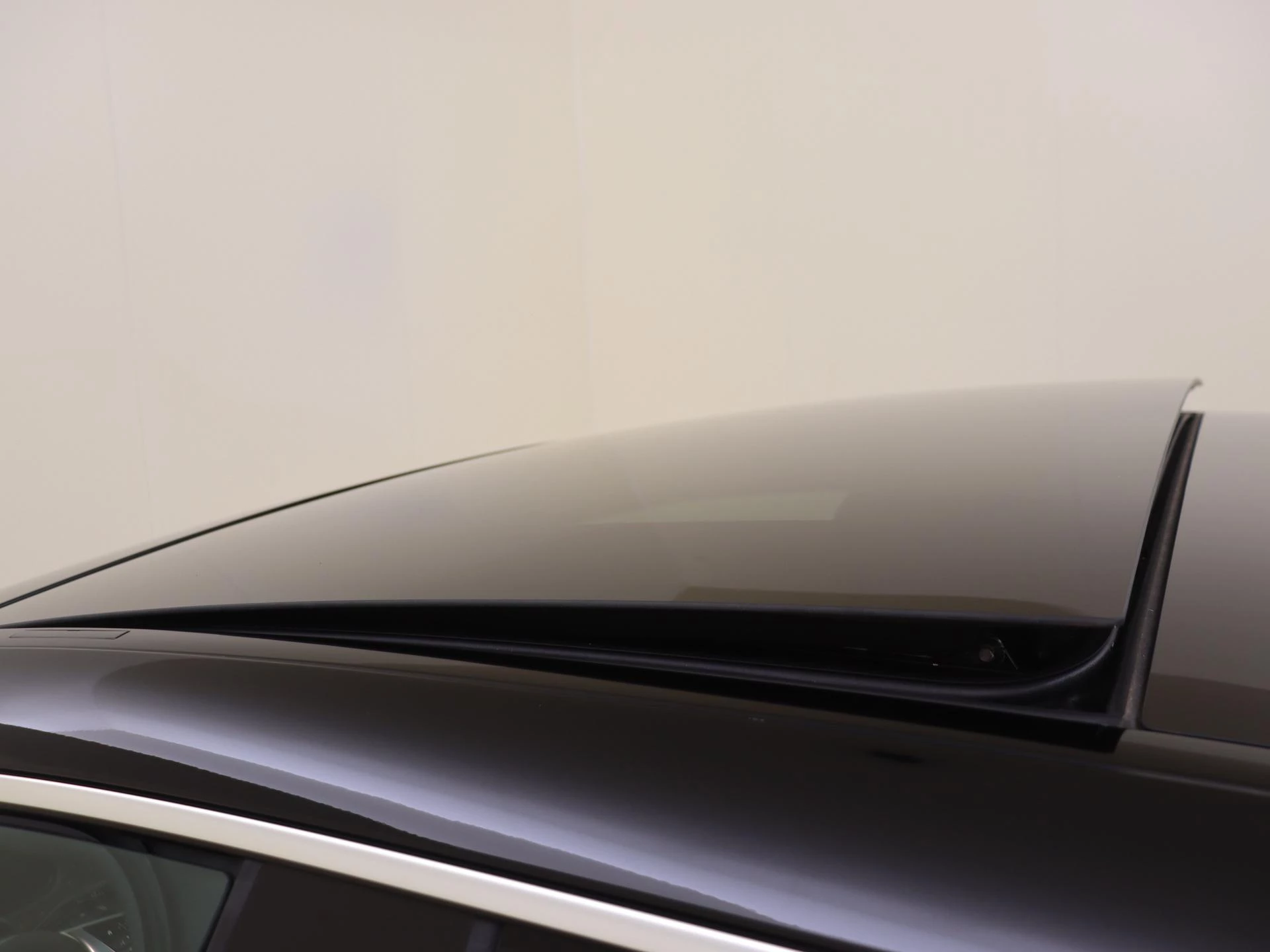 Mercedes-Benz-EQE-image-30