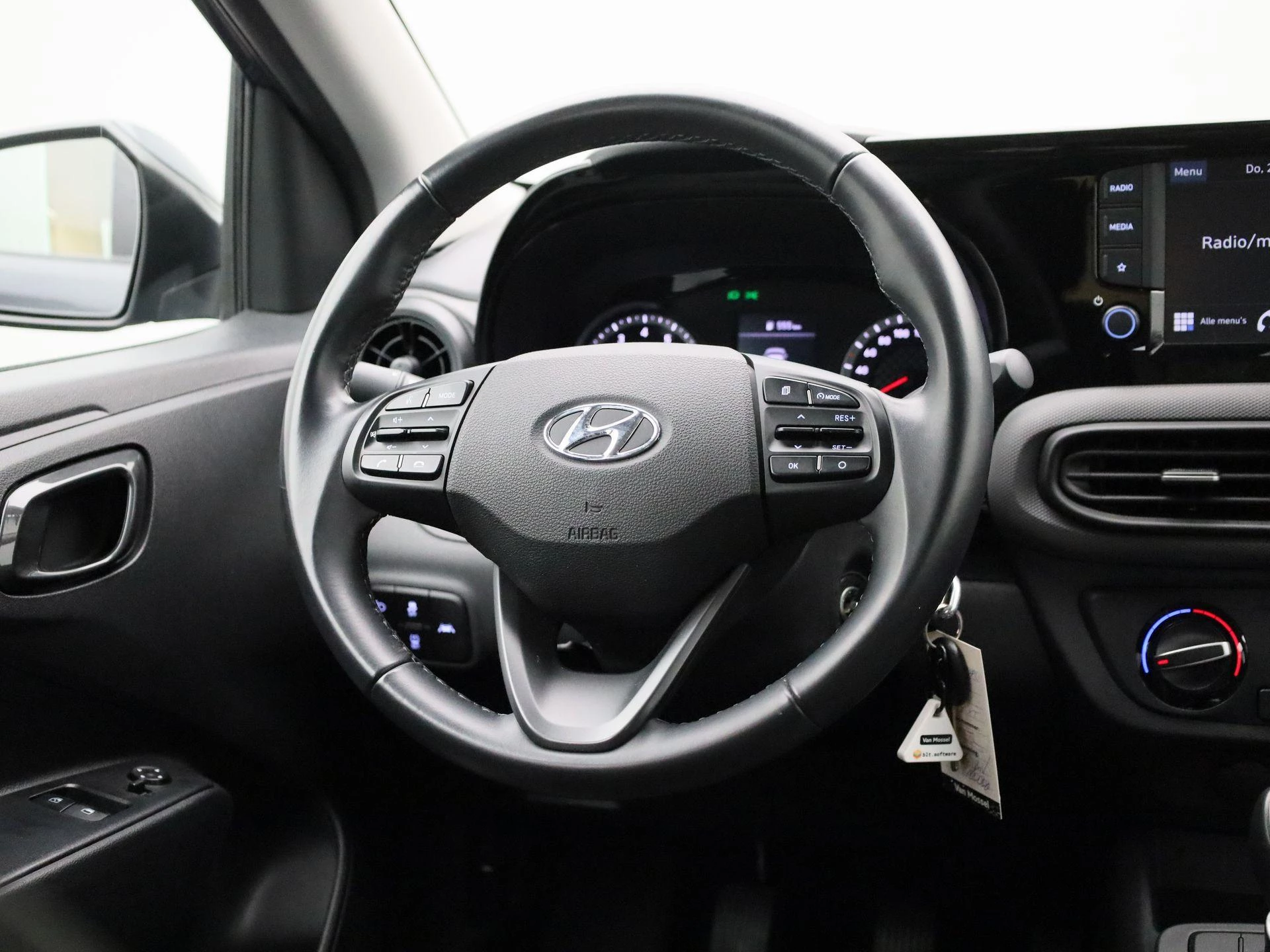 Hyundai-i10-image-9