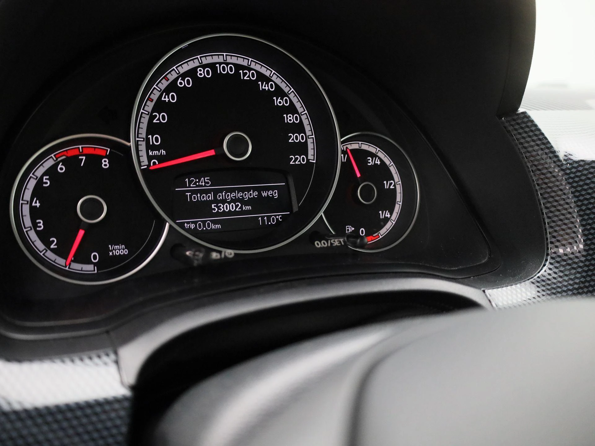 Volkswagen-up!-image-7
