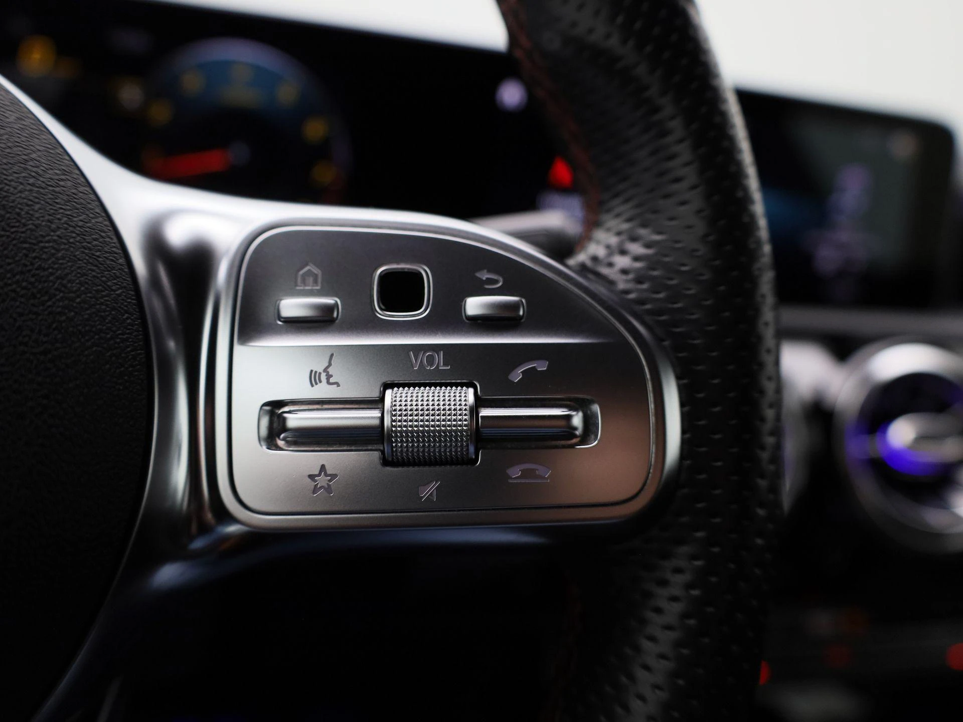 Mercedes-Benz-A-Klasse-image-18