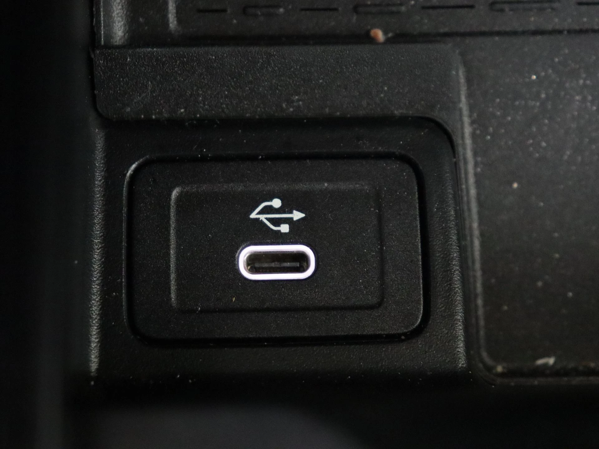 Mercedes-Benz-B-Klasse-image-25