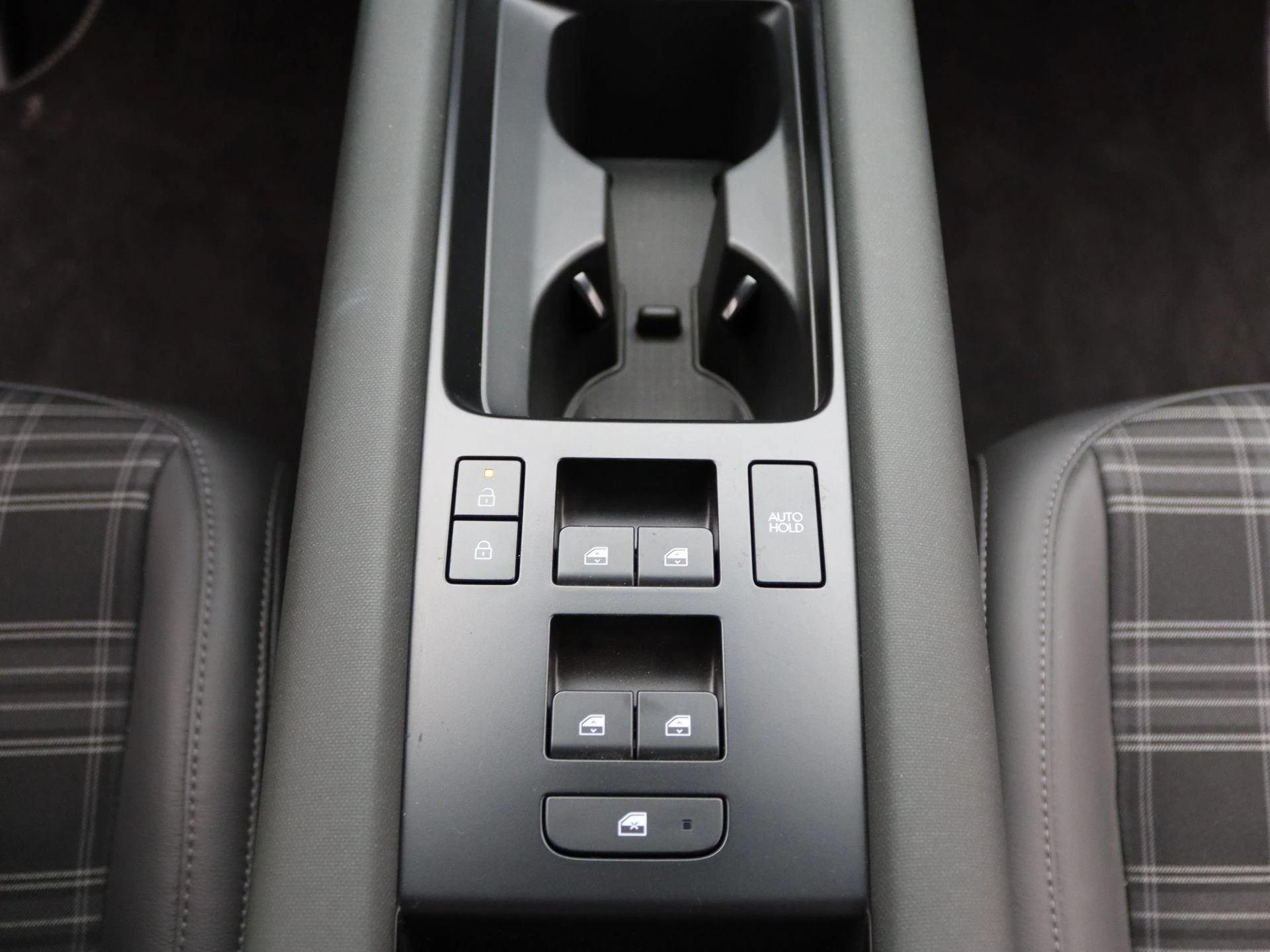 Hyundai-IONIQ 6-image-9