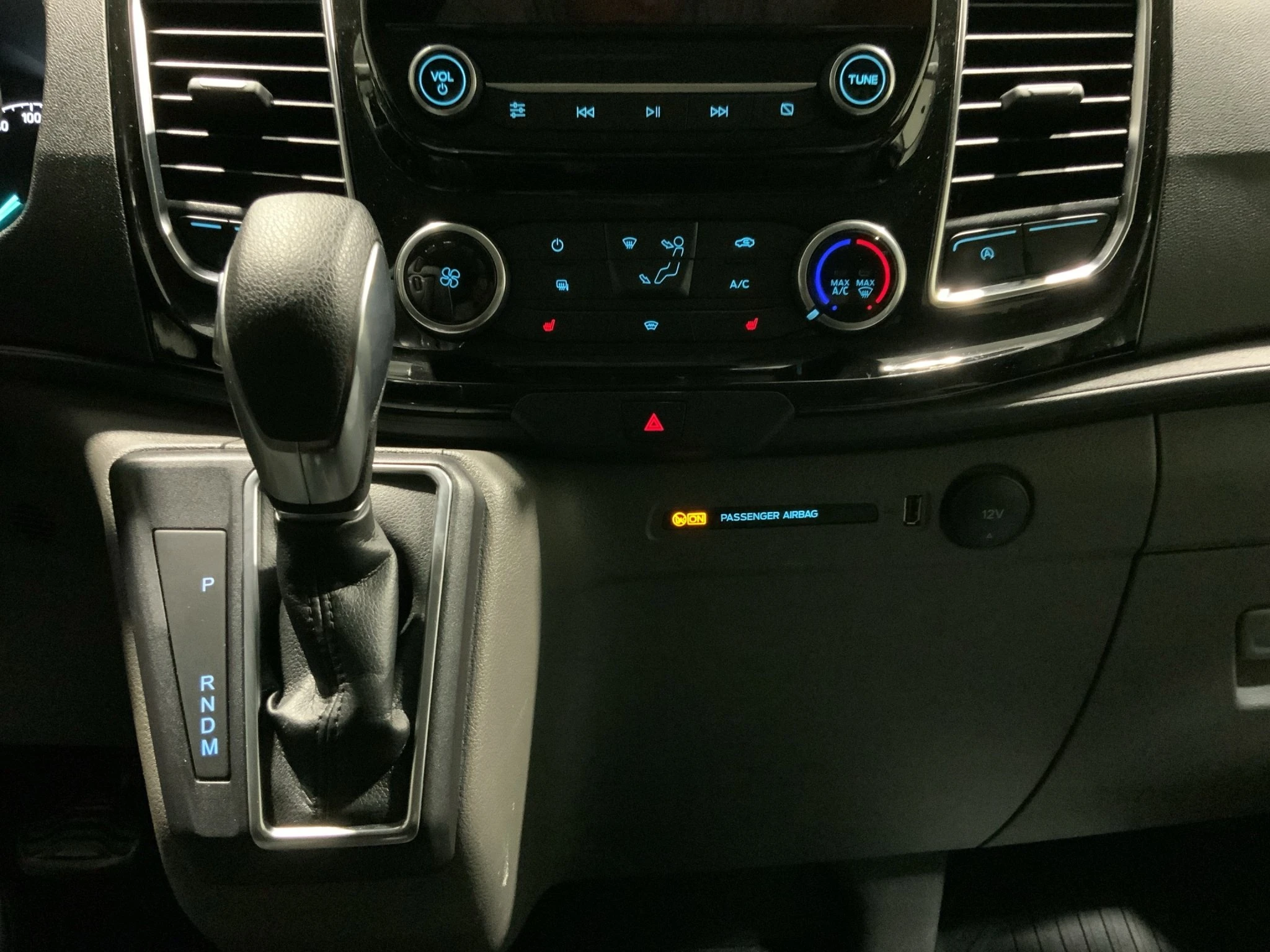 Ford-Transit Custom-image-13