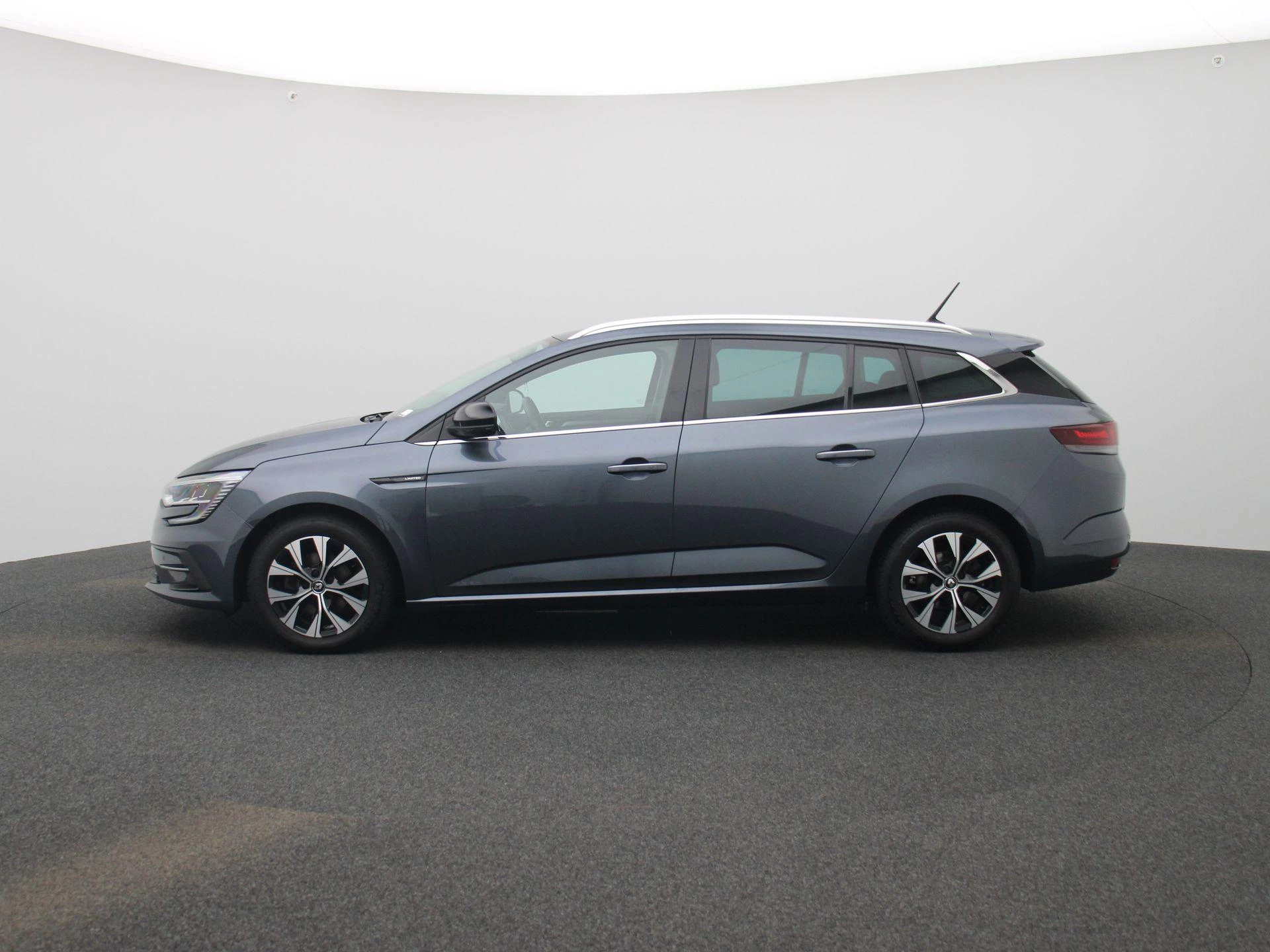 Renault-Mégane Grand Tour-image-4