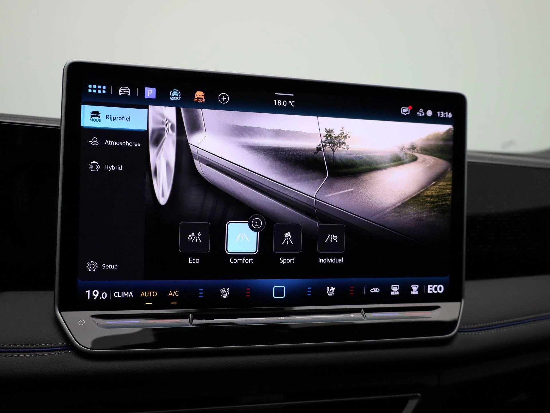 Volkswagen-Tiguan-image-31