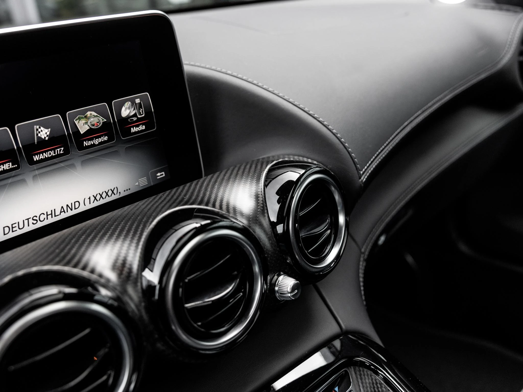 Mercedes-AMG-GT-image-38