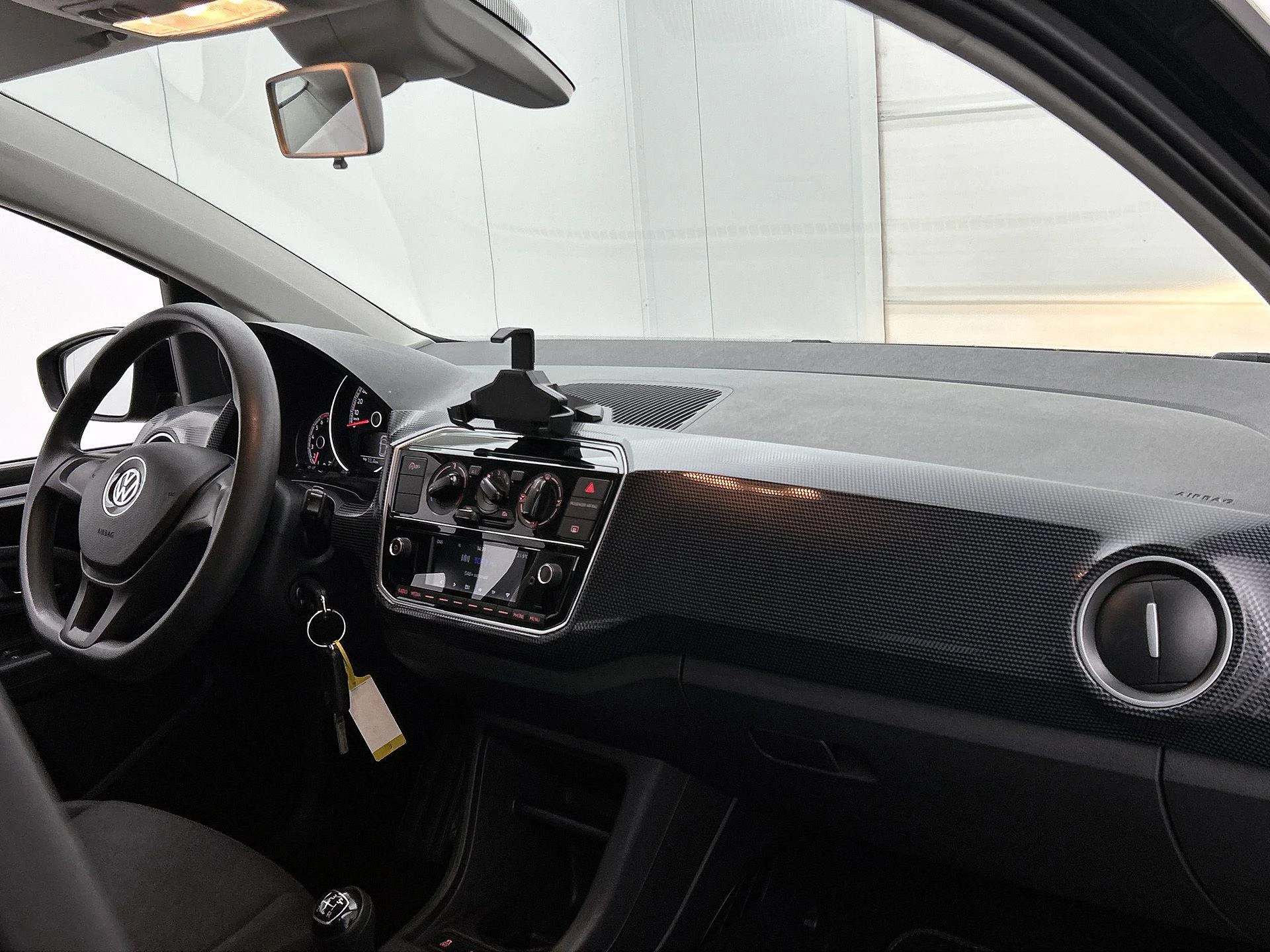 Volkswagen-up!-image-9