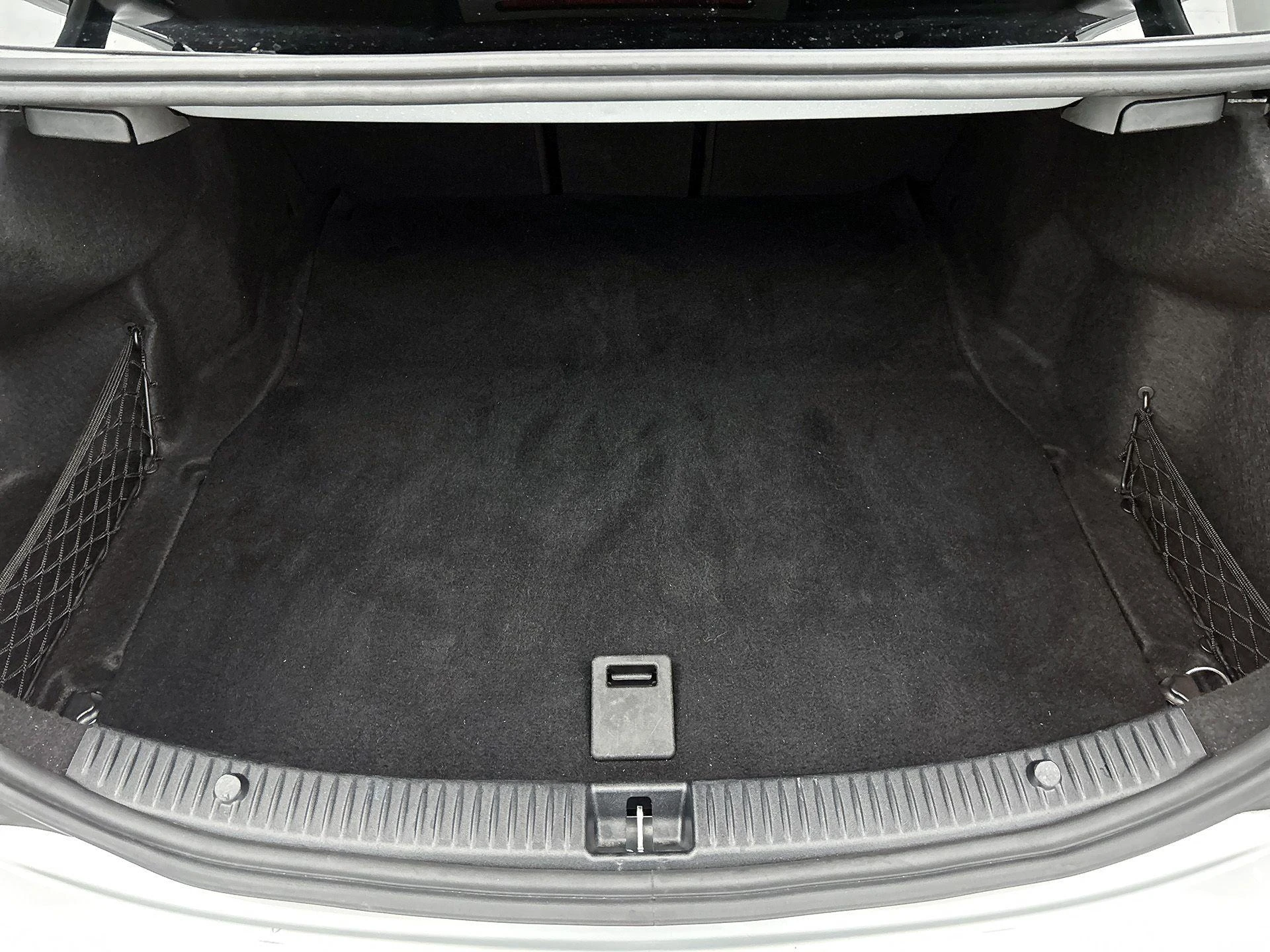Mercedes-Benz-C-Klasse-image-14