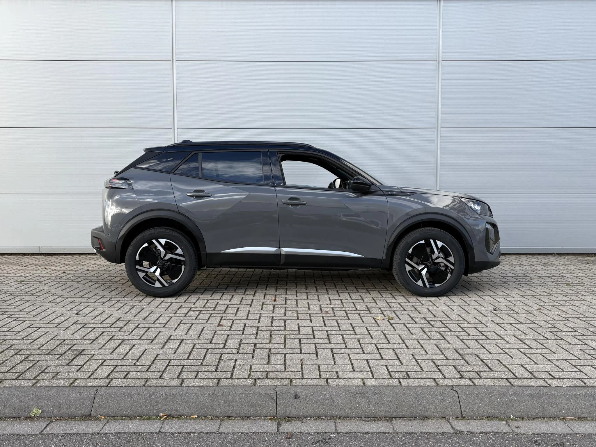 Peugeot-2008-image-2
