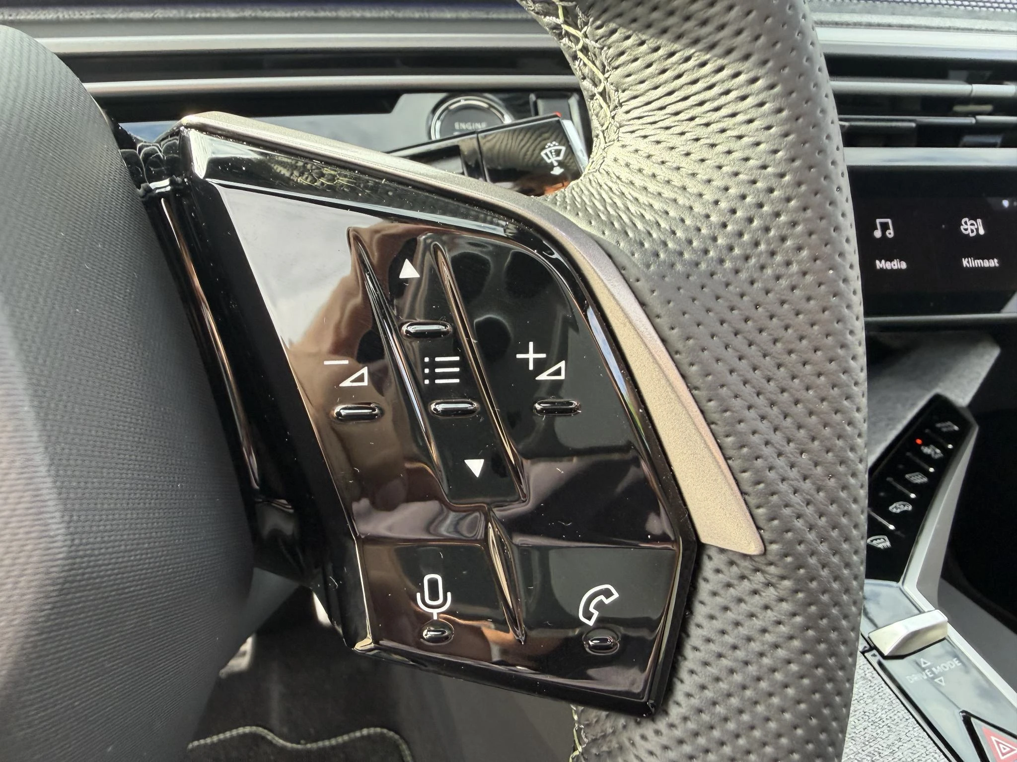 Peugeot-e-3008-image-3