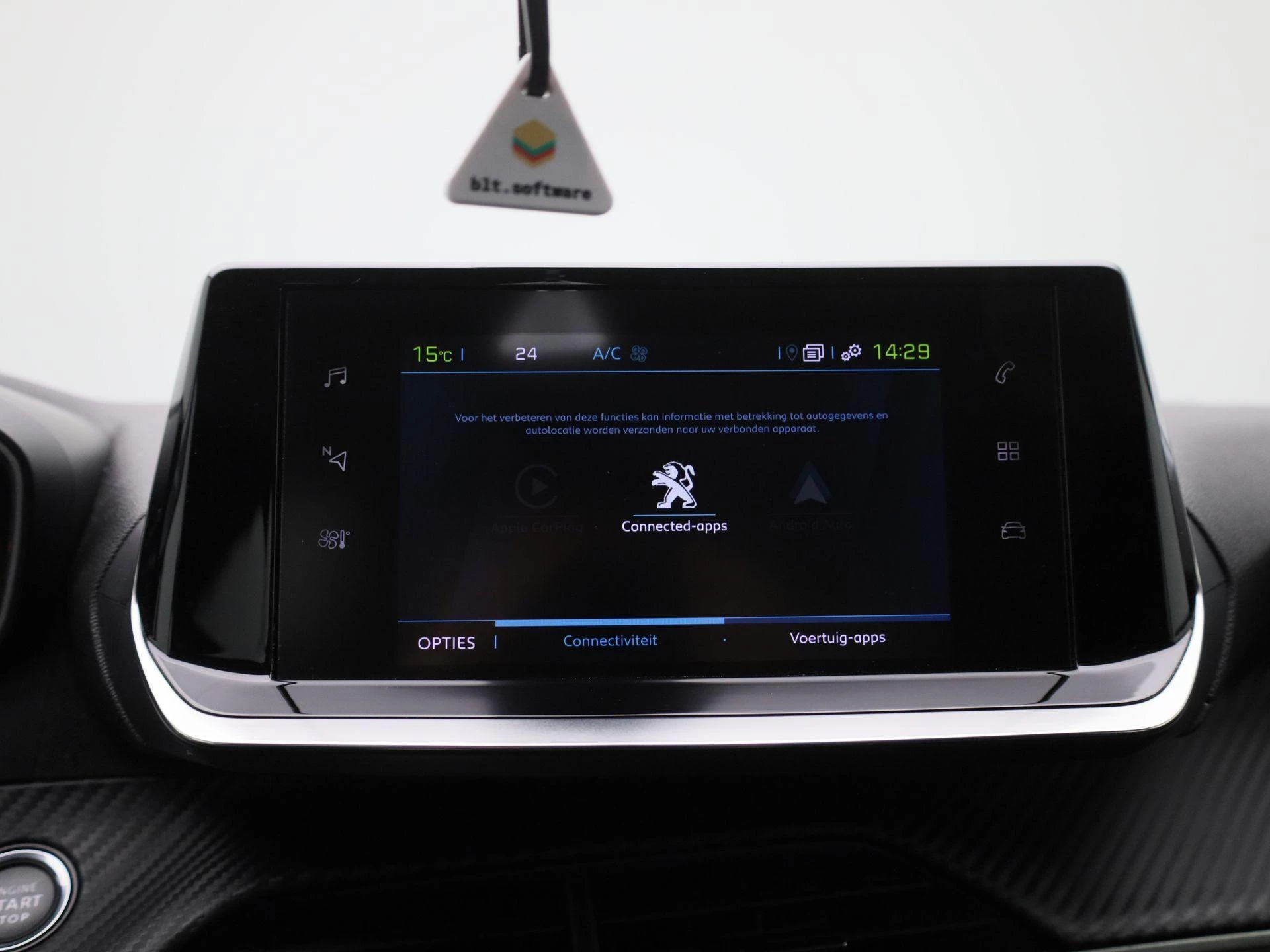 Peugeot-e-208-image-21
