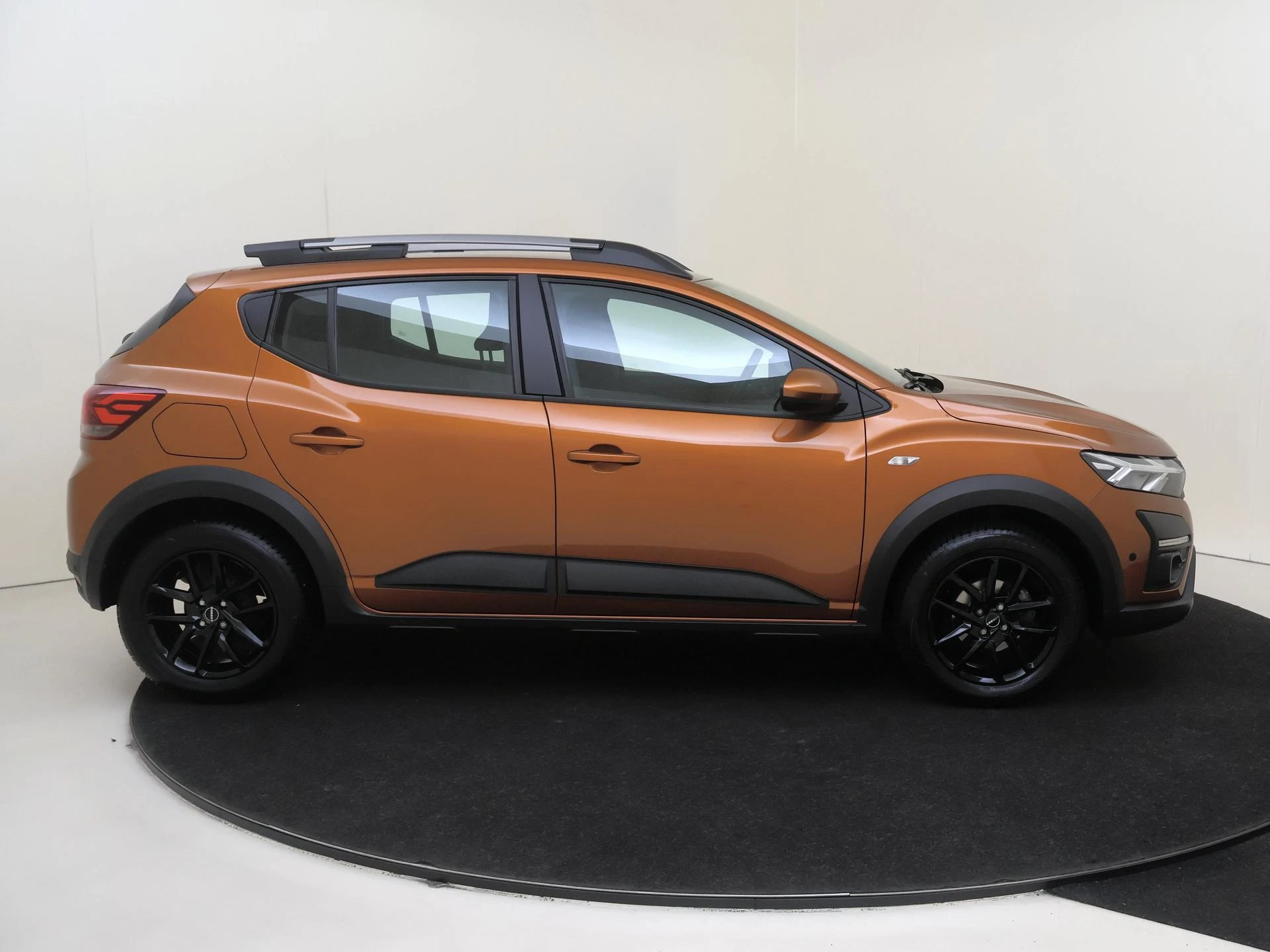 Dacia-Sandero Stepway-image-8