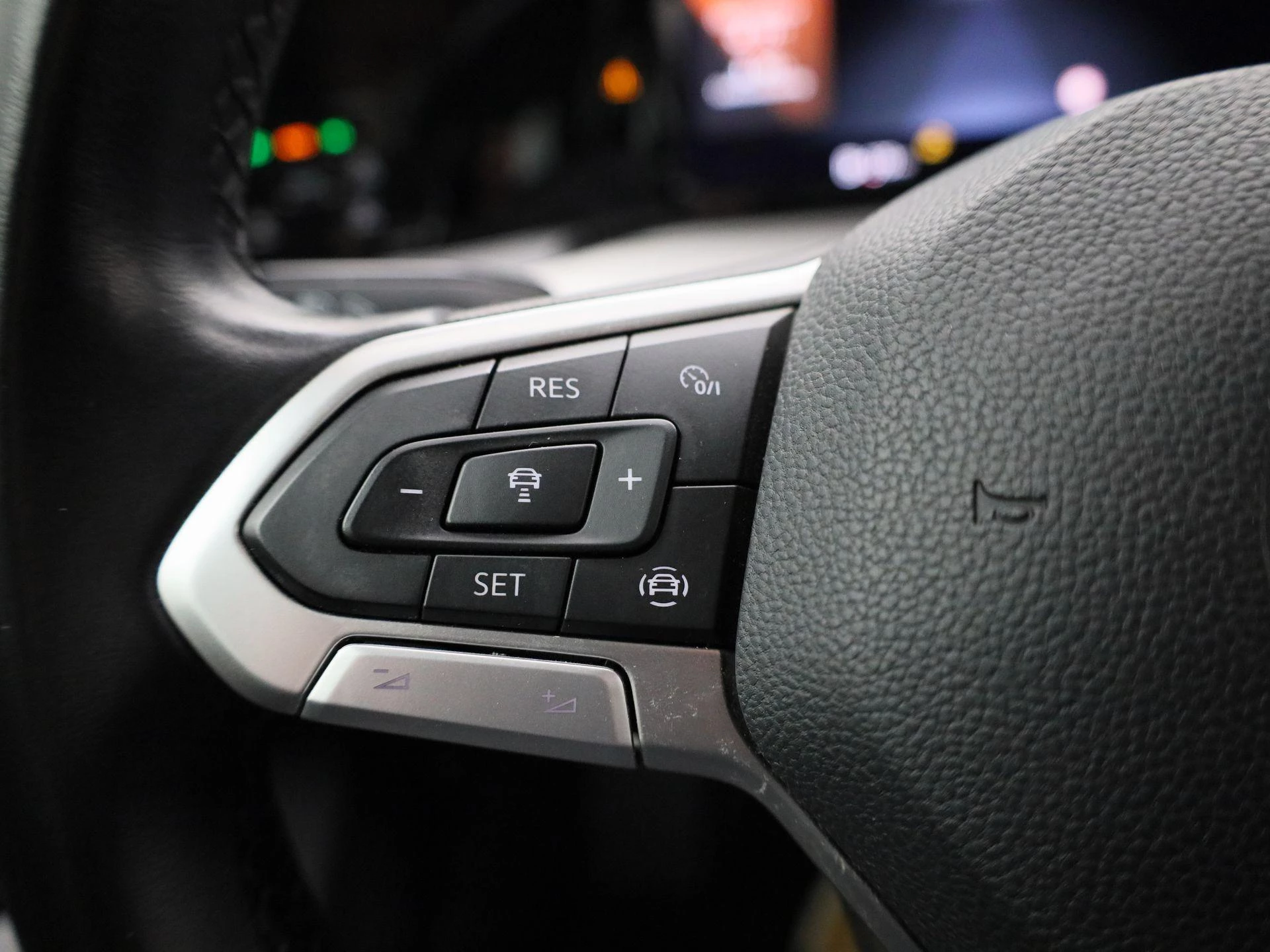 Volkswagen-Golf-image-18