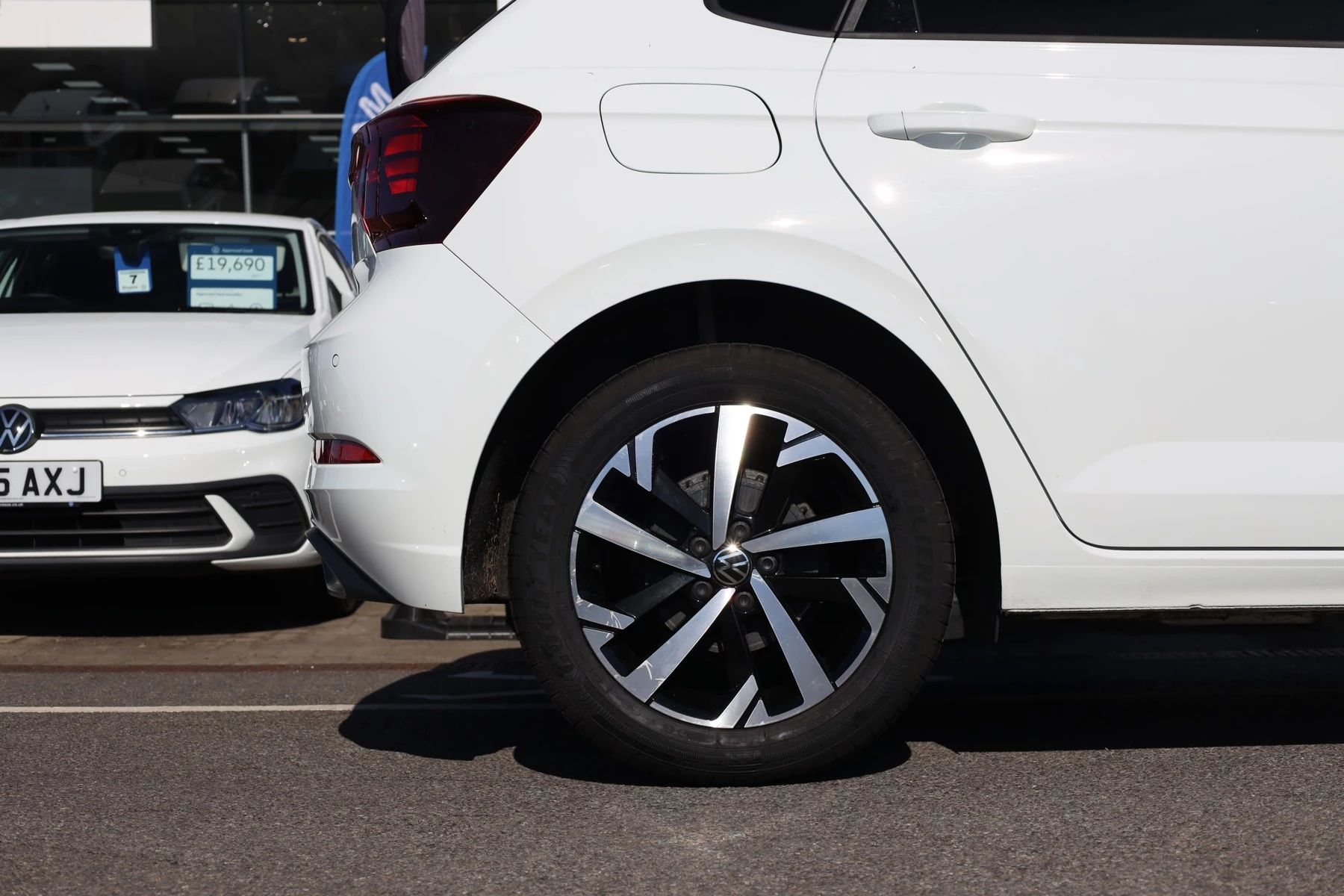 Volkswagen-Polo-image-21