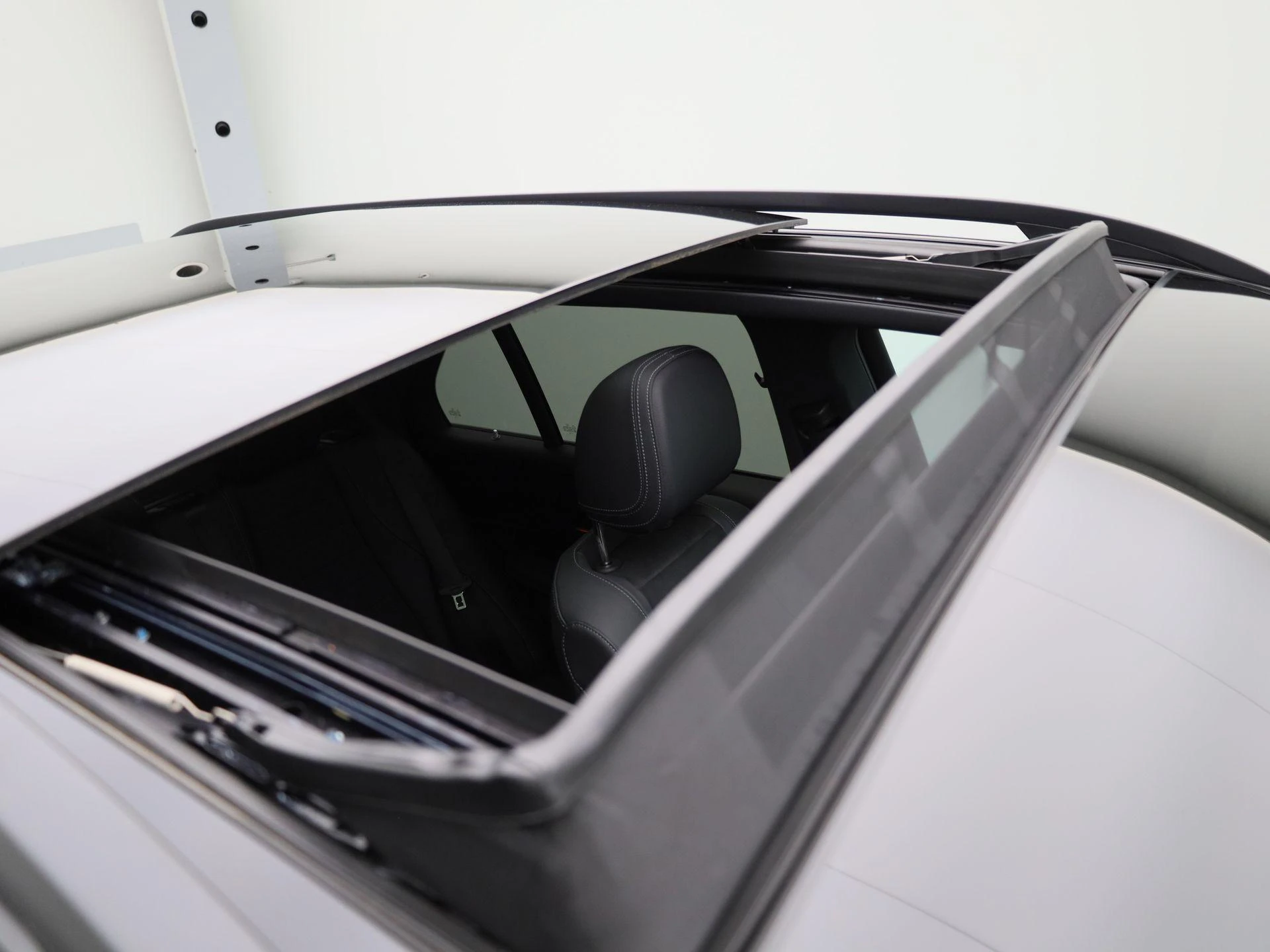 Mercedes-Benz-GLE-image-48