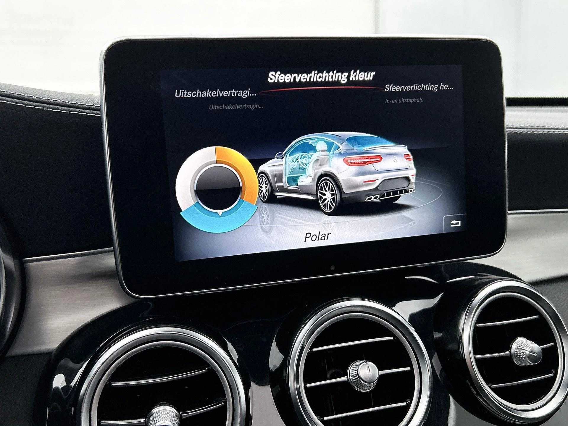 Mercedes-Benz-GLC-image-48
