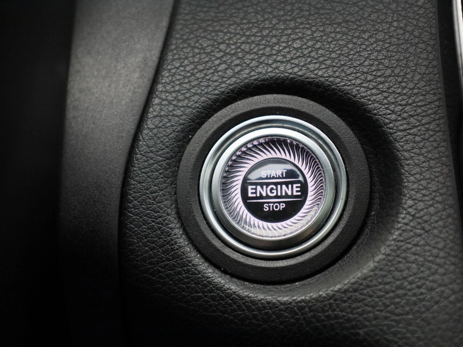 Mercedes-Benz-C-Klasse-image-24