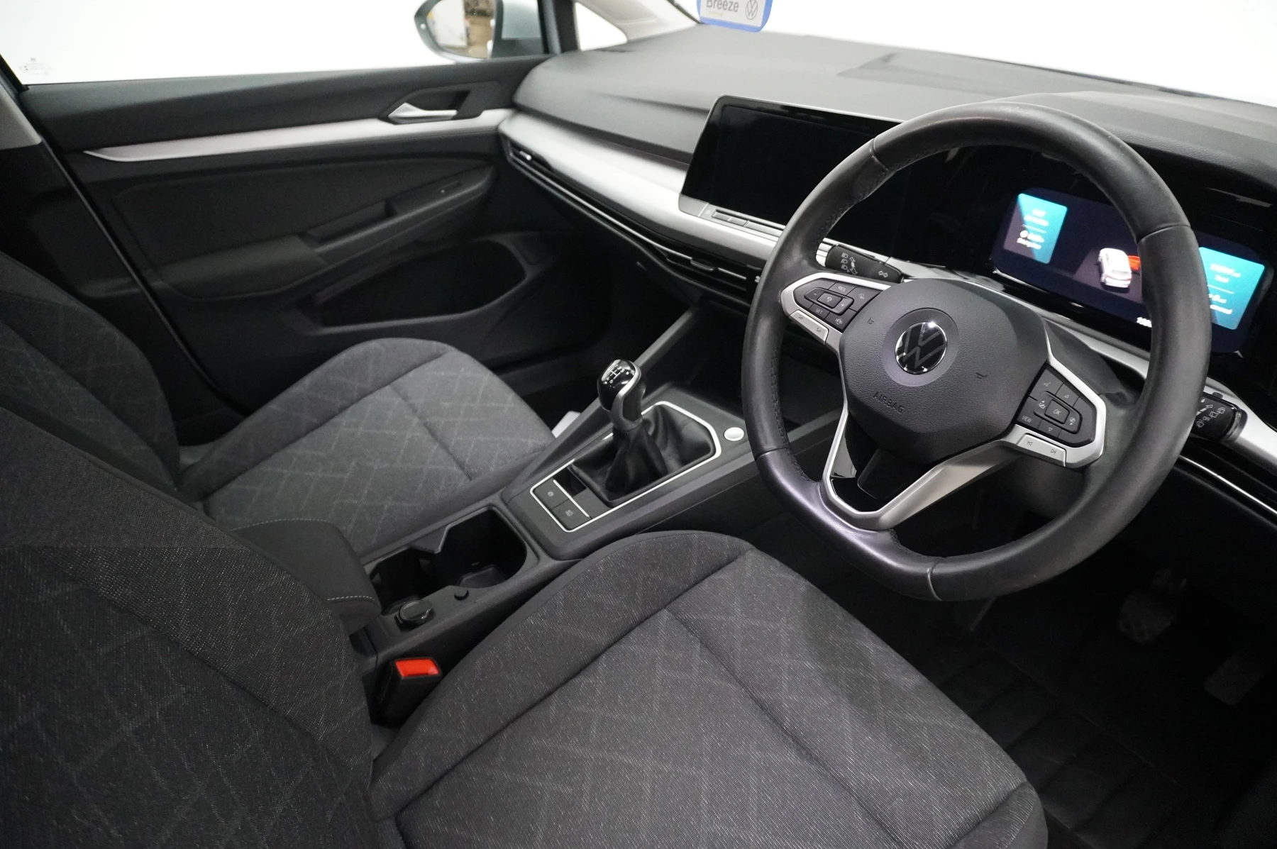 Volkswagen-Golf-image-5