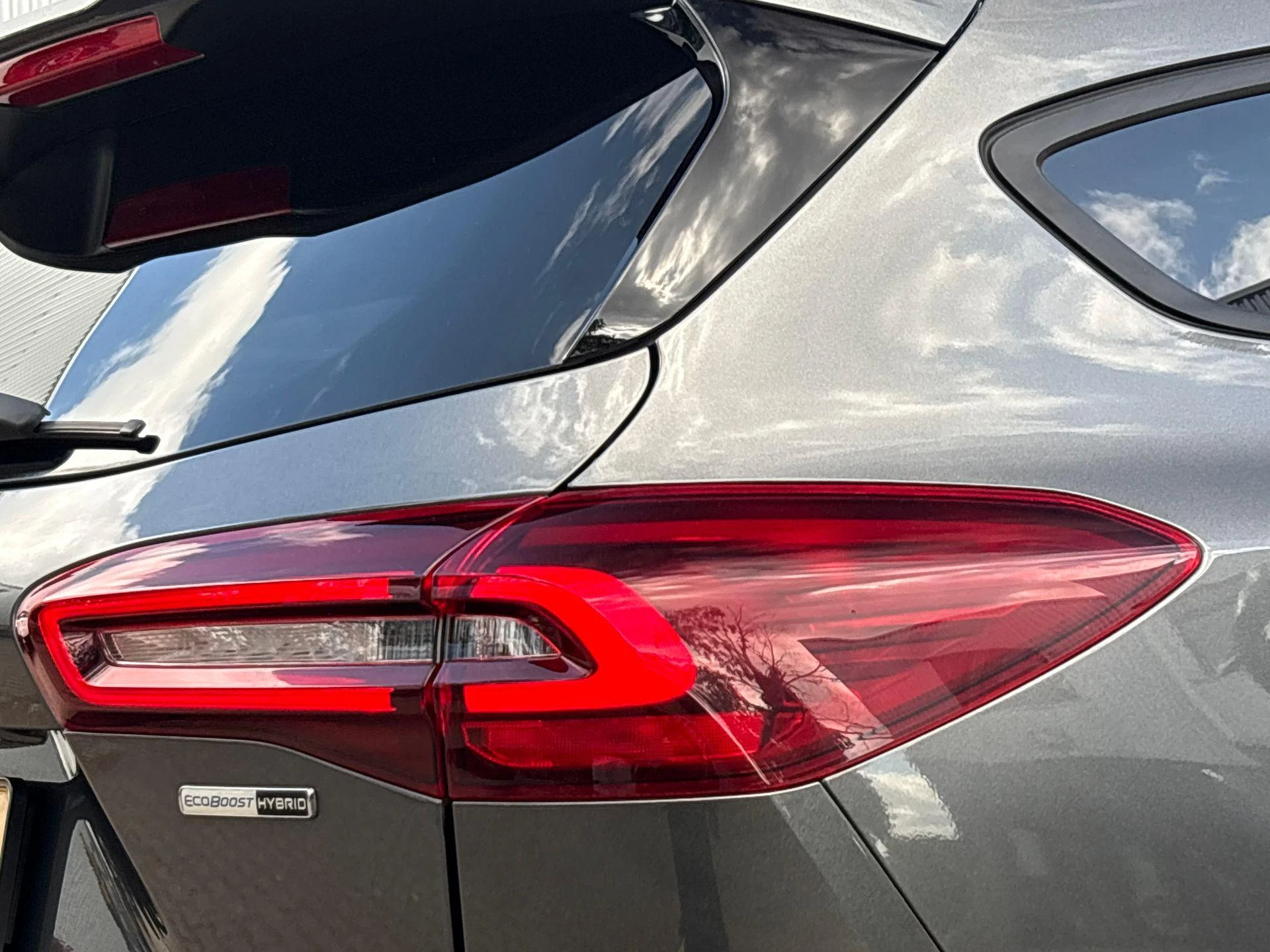 Ford Focus Wagon 1.0 EcoBoost Hybrid ST Line X