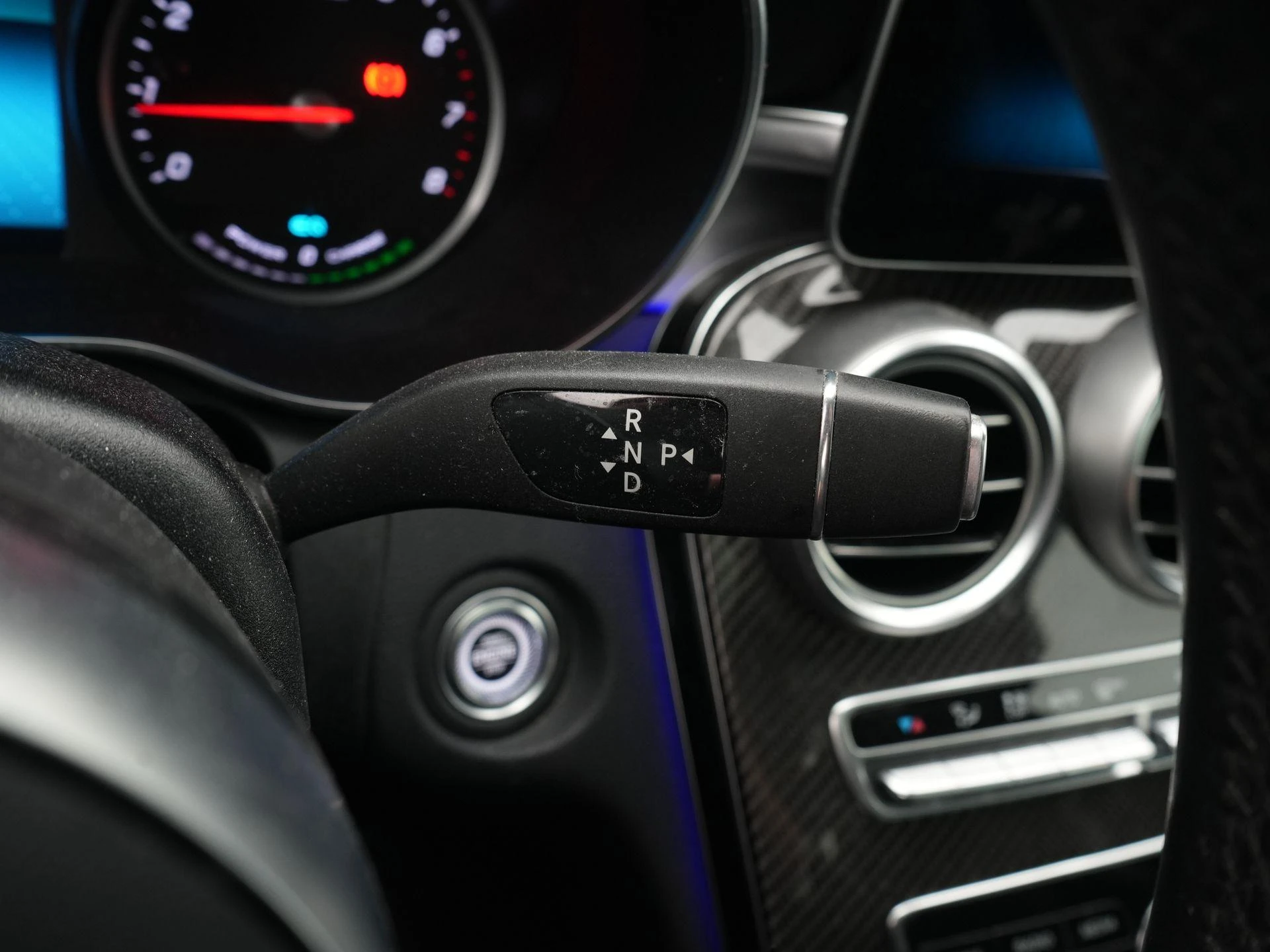 Mercedes-Benz-C-Klasse-image-17