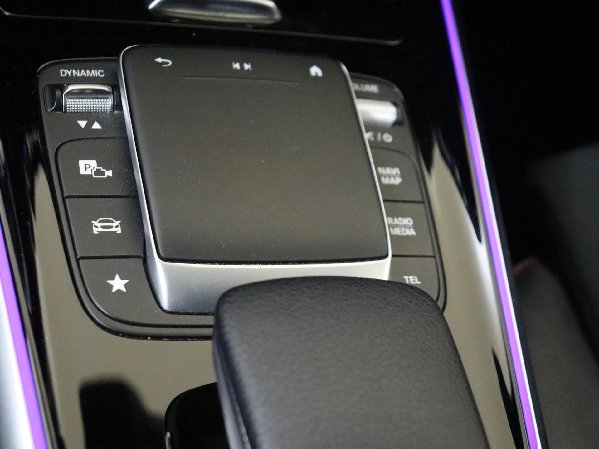 Mercedes-Benz-GLA-image-20