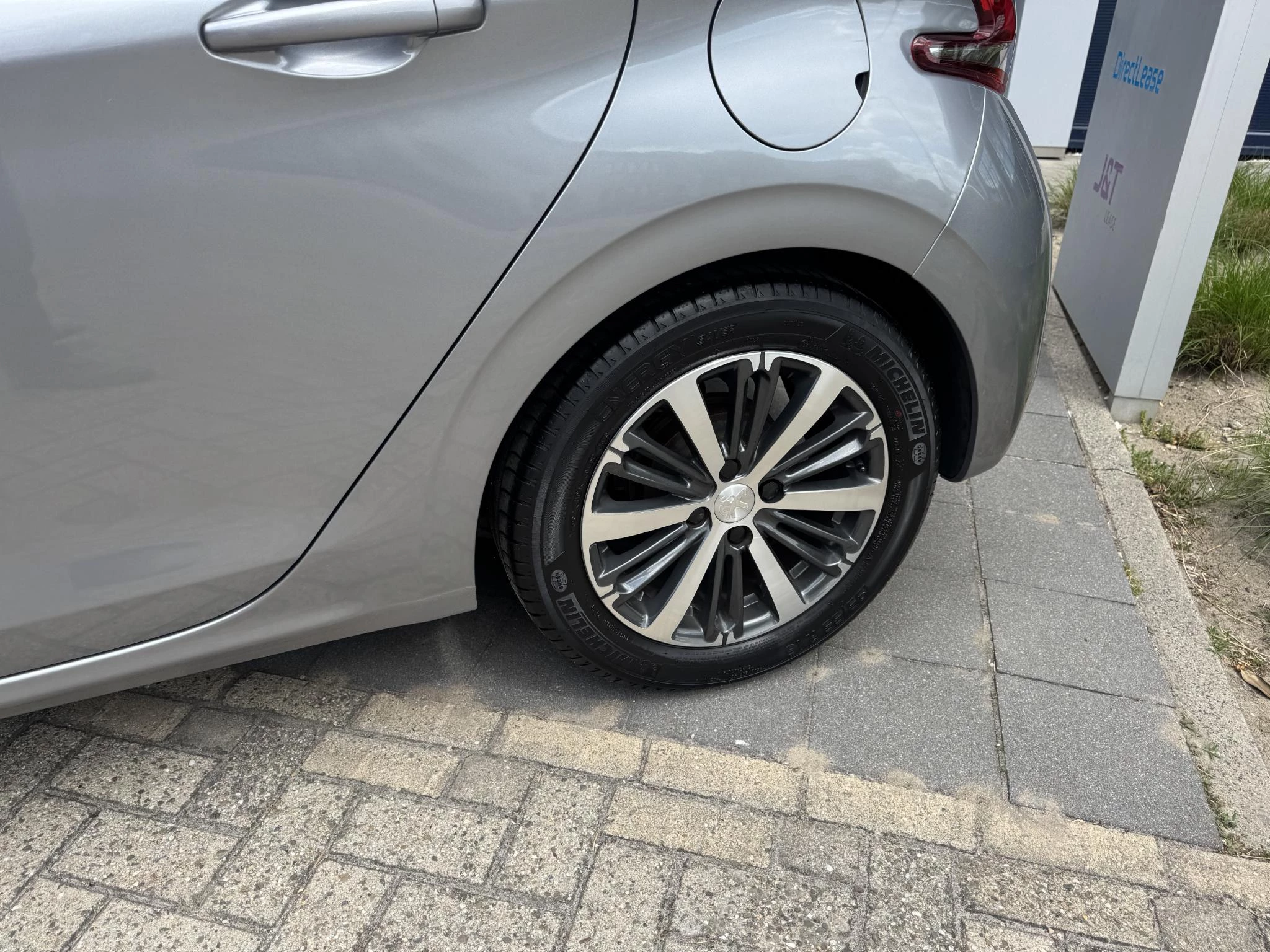 Peugeot-208-image-10