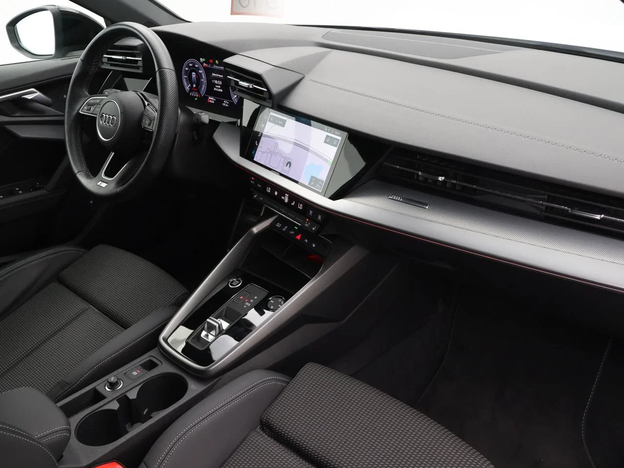 Audi A3 Sportback PHEV Audi A3 Sportback Competition 45TFSIe 245PK *AUTOMAAT*3X S-LINE*CAMERA*PDC*SPORTZETELS*ACC*NAVI*APP-CONNECT*...*