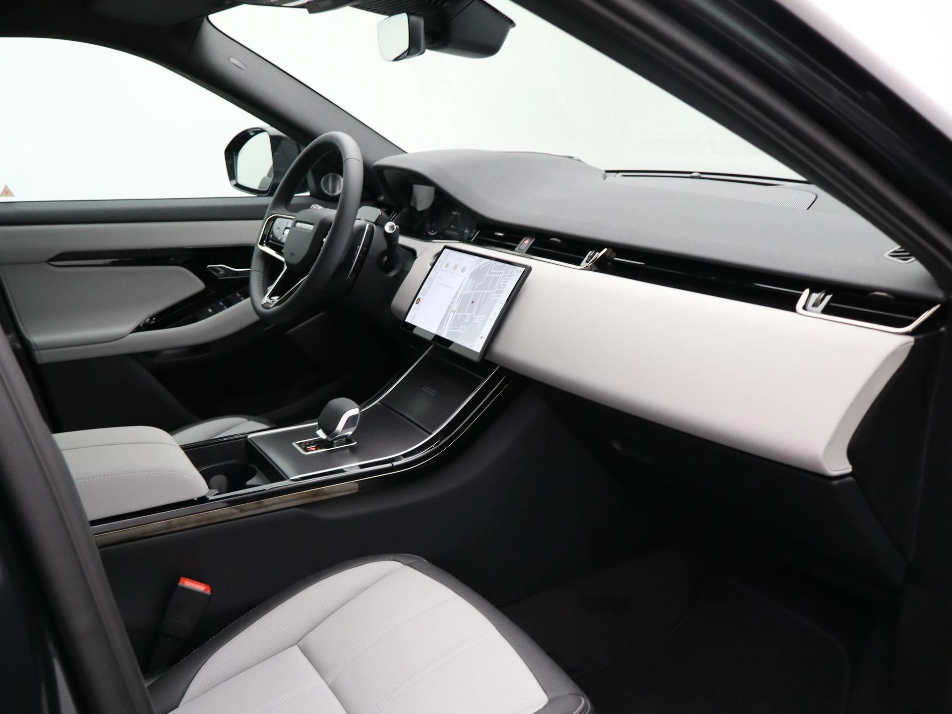 Land Rover-Range Rover Evoque-image-39