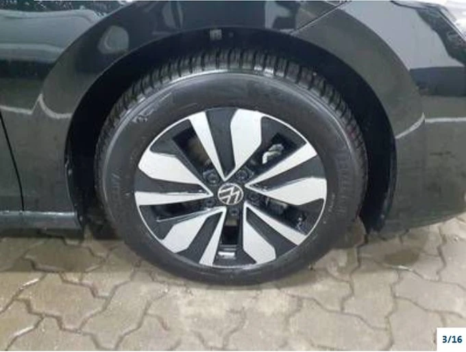 Volkswagen Golf VIII 1.5 eTSI DSG Goal IQ Light, AHK, Navi