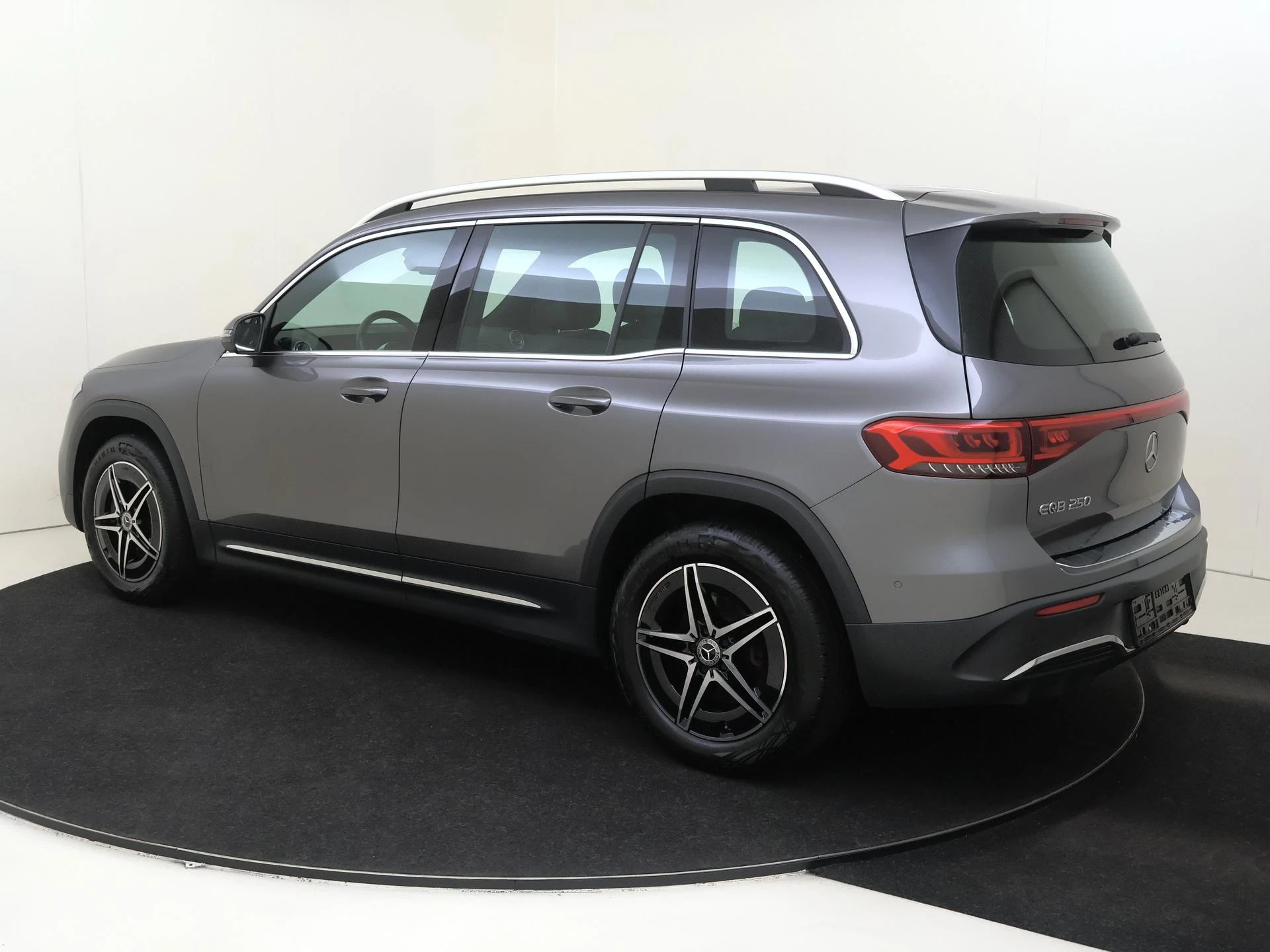 Mercedes-Benz EQB 250 AMG Line 67 kWh