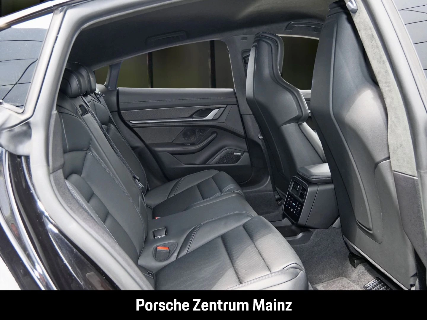 Porsche Taycan Turbo S InnoDrive PCCB PDCC LED-Matrix turbo s