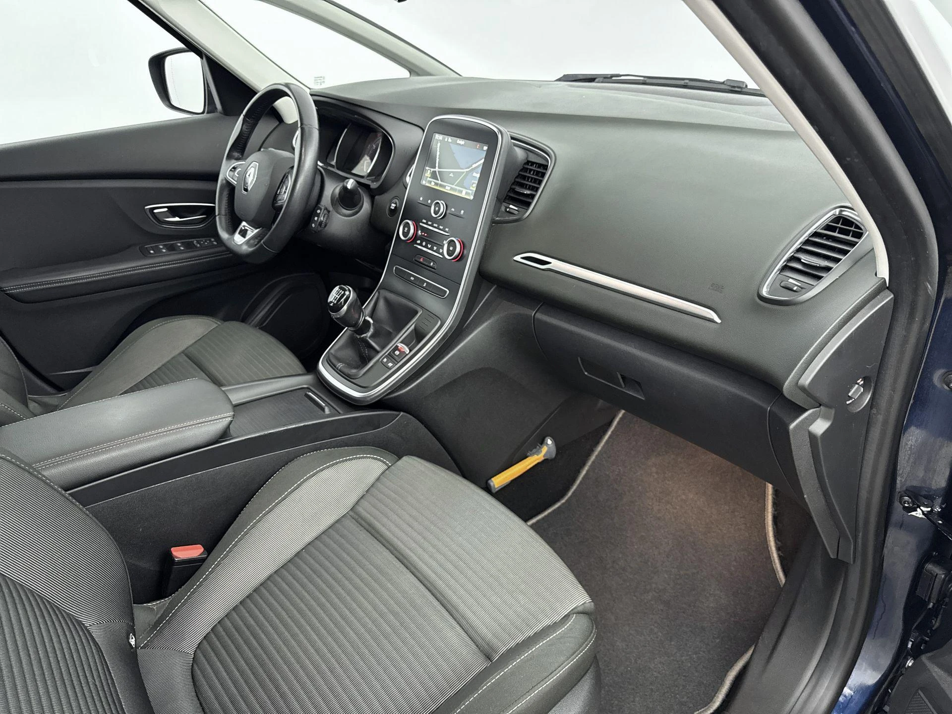 Renault-Scénic-image-7