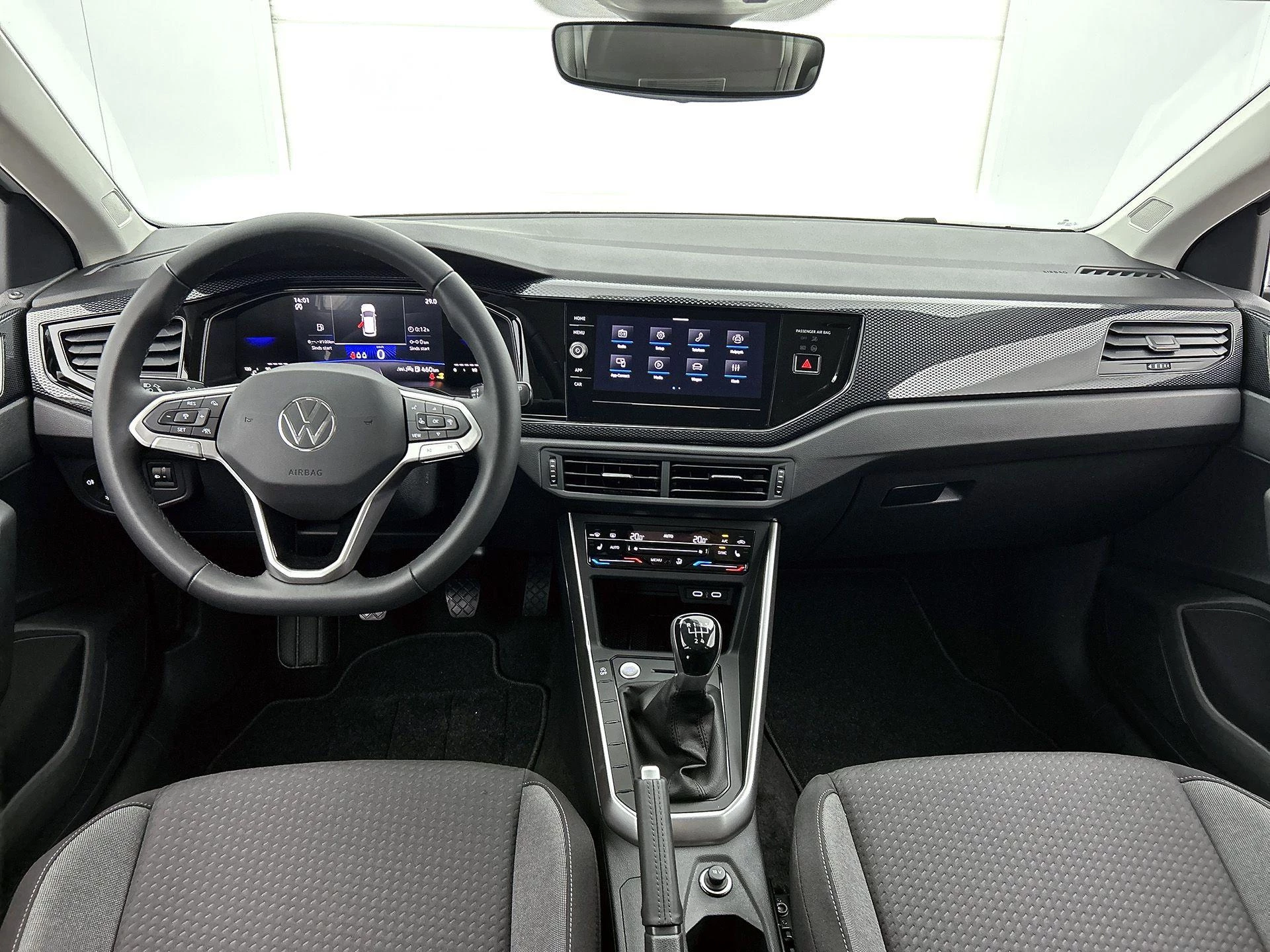 Volkswagen-Polo-image-16